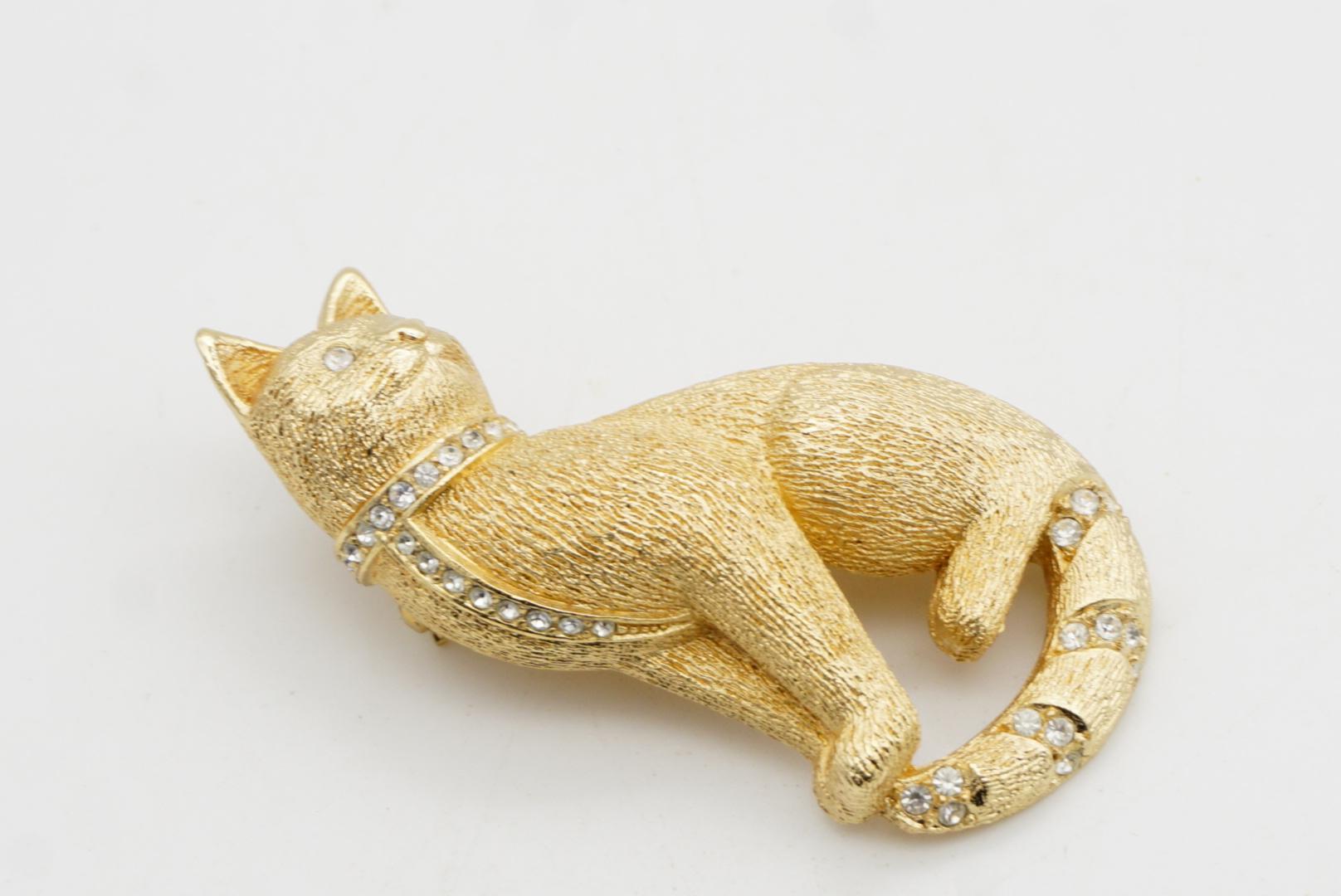 Christian Dior GROSSE 1970s Textured Vivid Cute Cat Sit Crystals Chunky Brooch For Sale 3