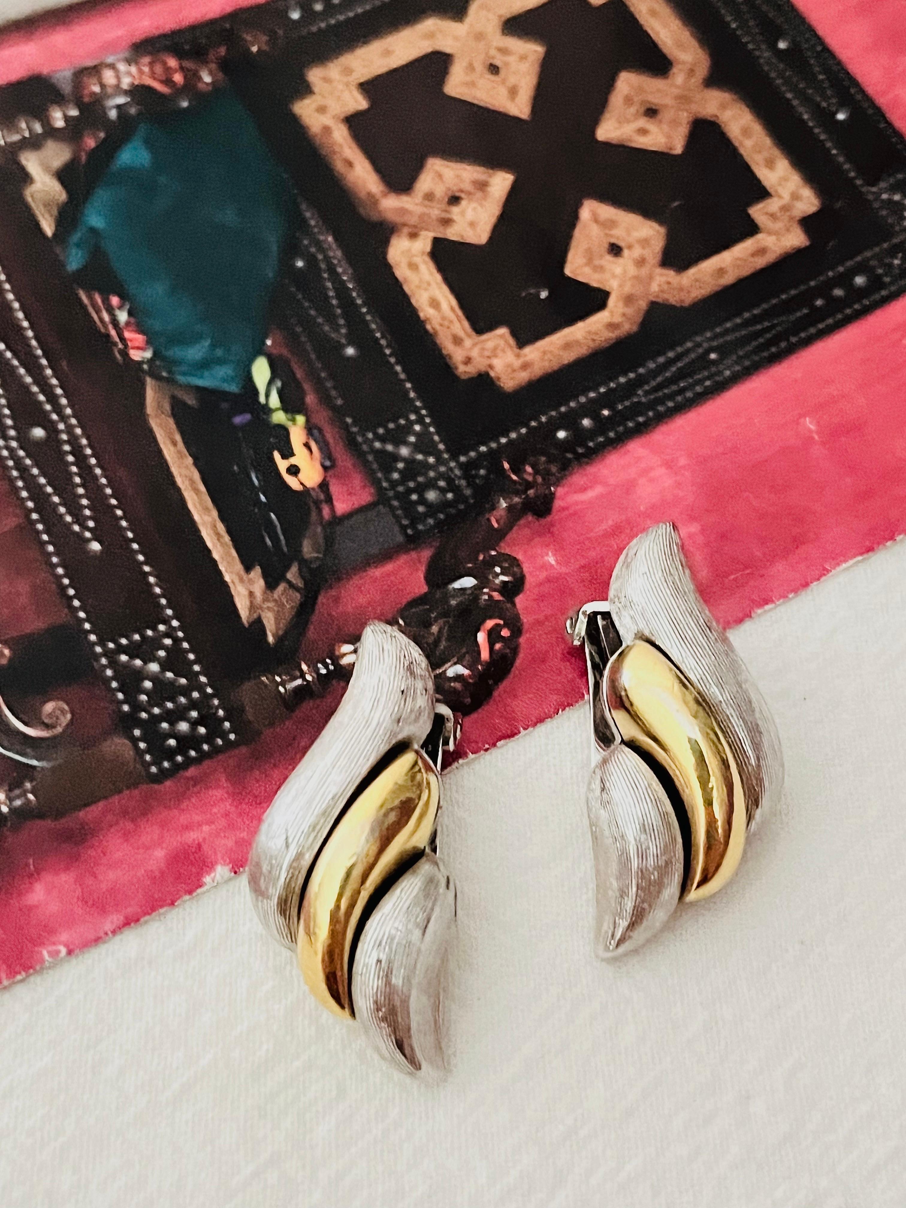 Art Déco Christian Dior GROSSE 1970s Trio Spiral Fire Chunky Argento Oro Orecchini a Clip in vendita