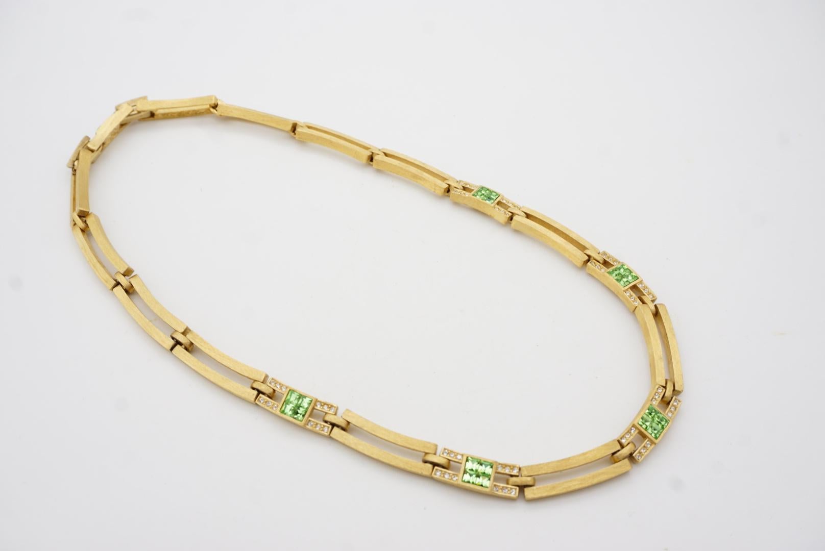 Christian Dior GROSSE 1970s Vintage Interlinked Emerald Crystals Gold Necklace For Sale 7