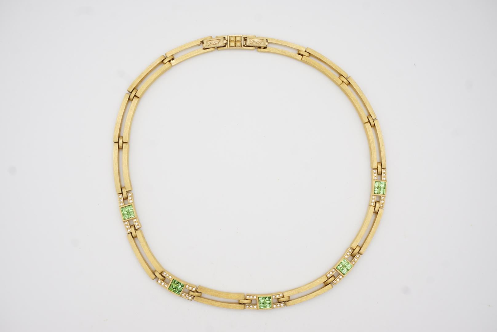 Christian Dior GROSSE 1970s Vintage Interlinked Emerald Crystals Gold Necklace For Sale 3