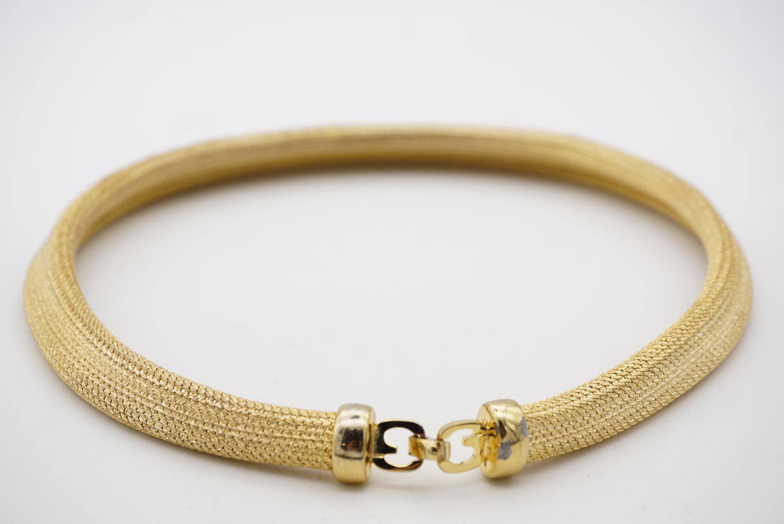Christian Dior GROSSE Collar de oro grueso en tejido de malla de serpiente omega de los años 70 en venta 9
