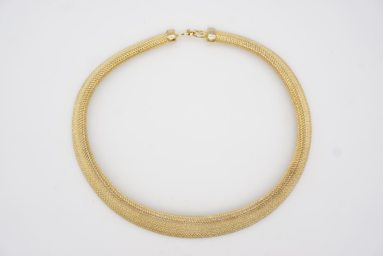 Christian Dior GROSSE 1970er Jahre Vintage Mesh Weave Schlangen Omega Chunky Gold Halskette im Angebot 3