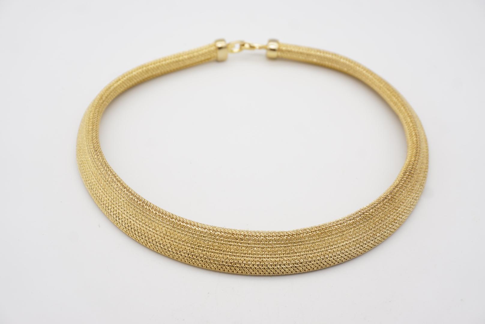 Christian Dior GROSSE Collar de oro grueso en tejido de malla de serpiente omega de los años 70 en venta 4
