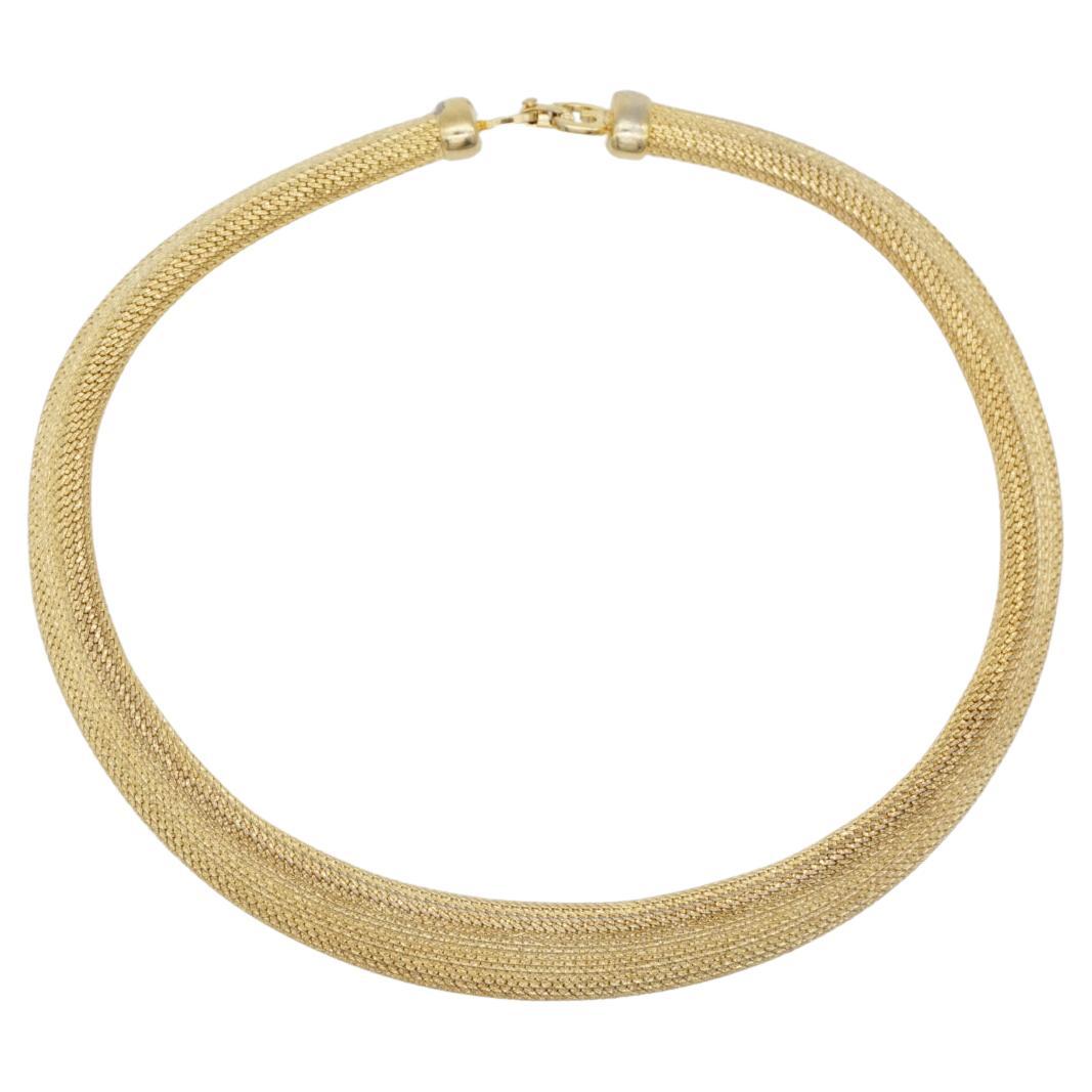 Christian Dior GROSSE 1970er Jahre Vintage Mesh Weave Schlangen Omega Chunky Gold Halskette im Angebot
