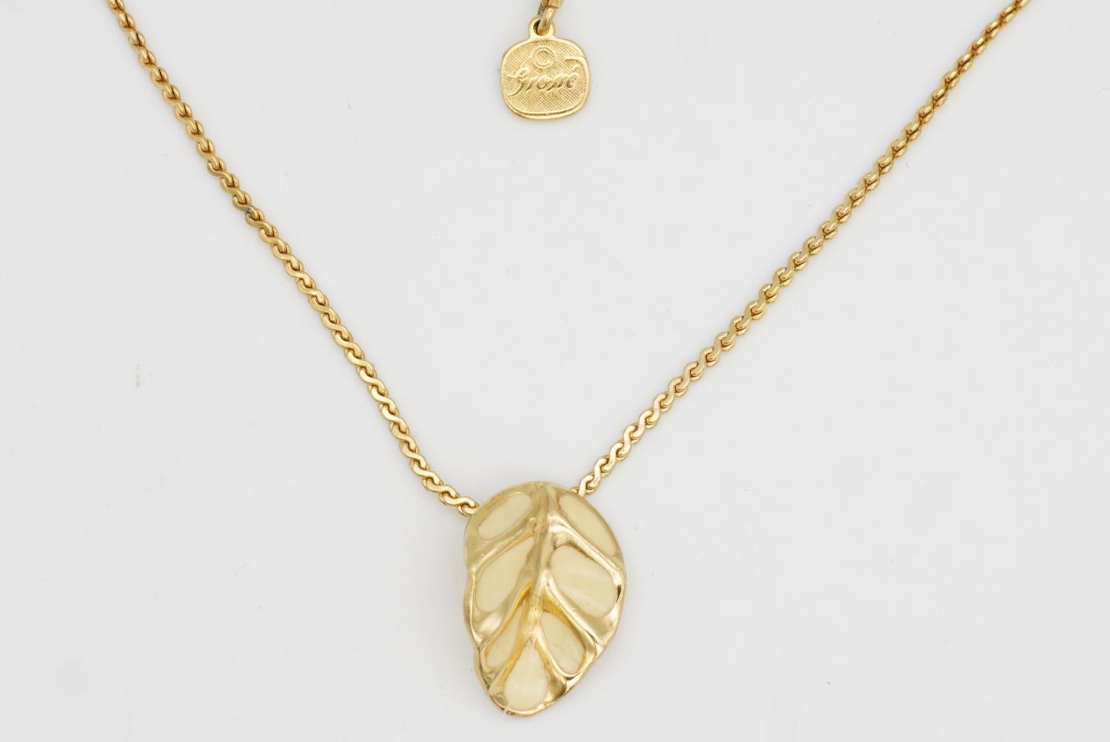 Christian Dior GROSSE 1970s Vintage Textured Vivid Beige Leaf Pendant Necklace For Sale 5