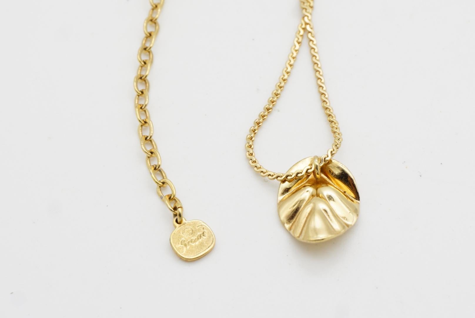 Christian Dior GROSSE 1970s Vintage Textured Vivid Beige Leaf Pendant Necklace For Sale 7