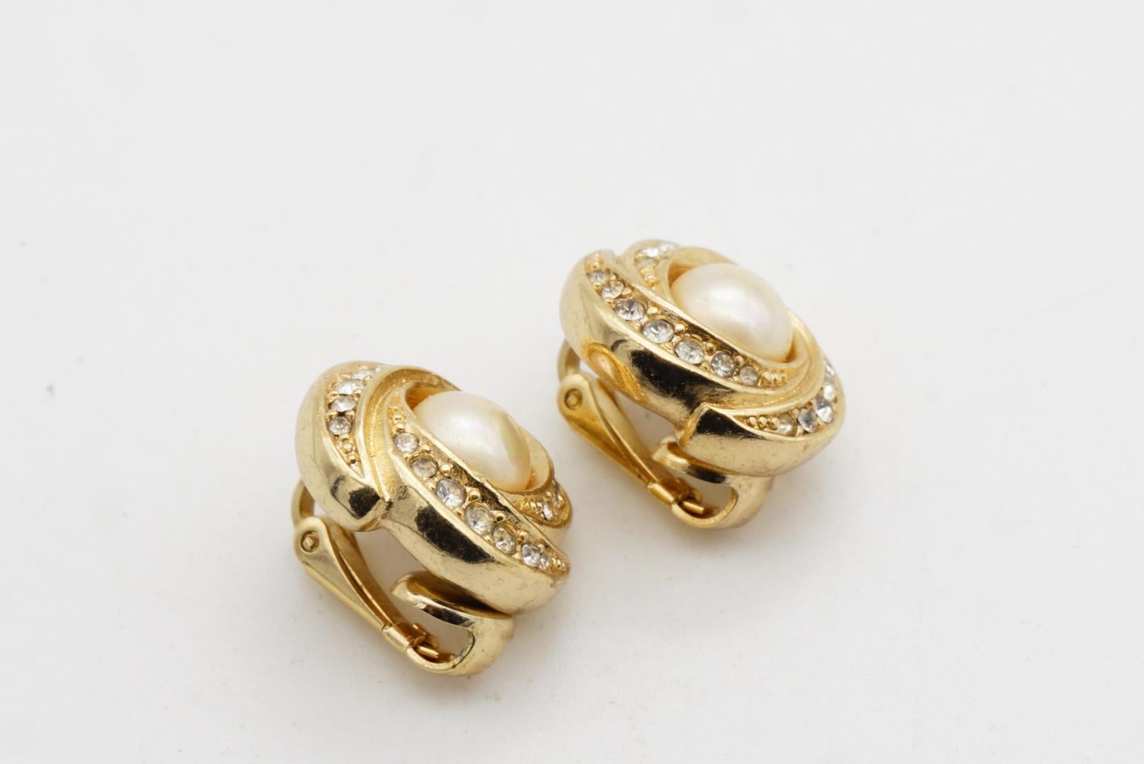 Christian Dior GROSSE 1970s White Round Pearl Swirl Trio Crystals Clip Earrings For Sale 4
