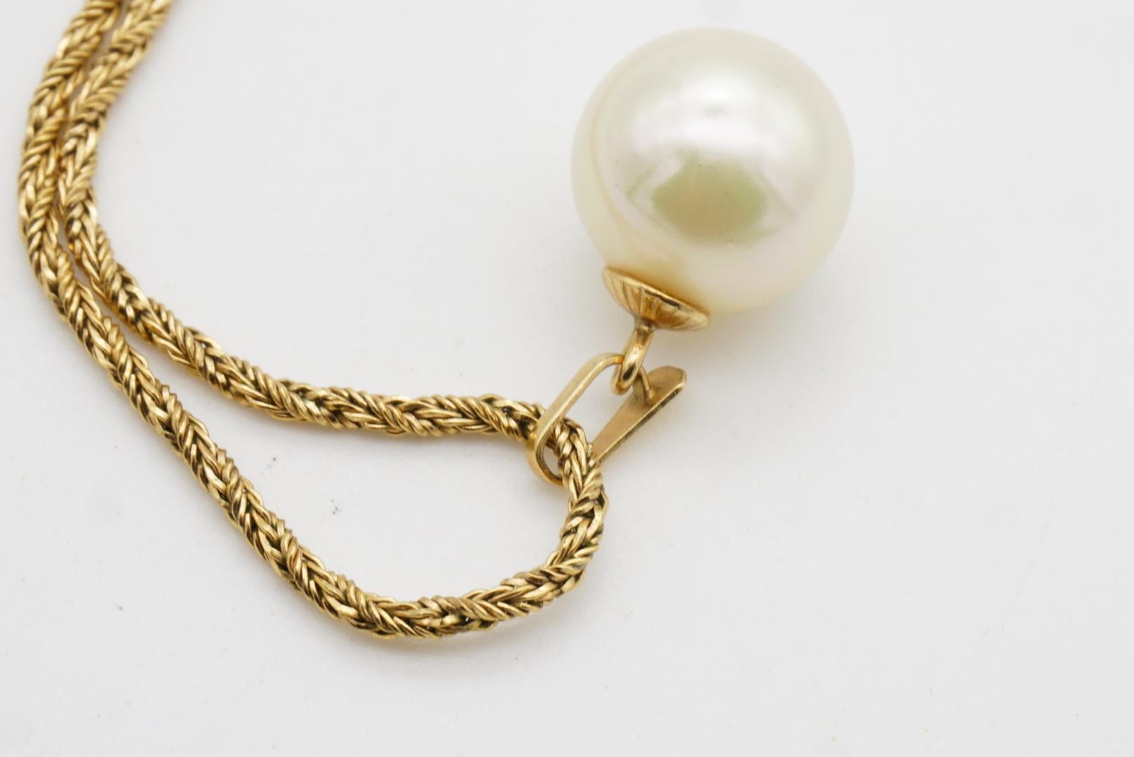 Christian Dior GROSSE 1972, grand collier pendentif perlé de boules rondes et blanches en vente 5