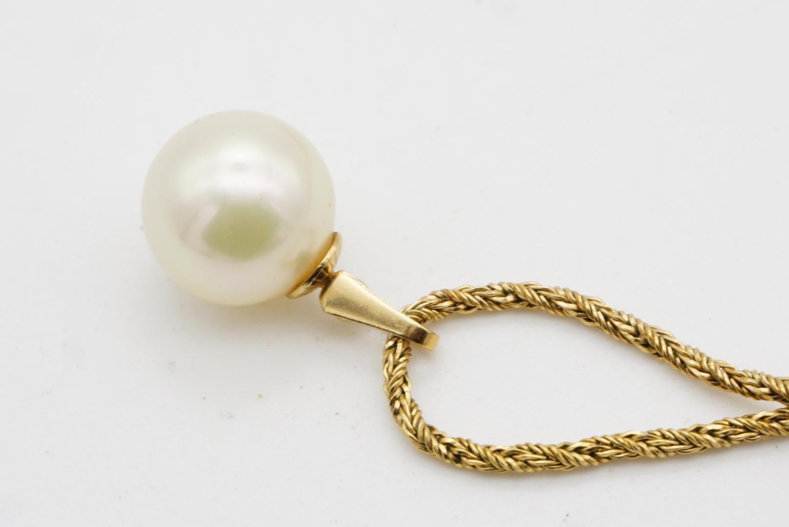 Christian Dior GROSSE 1972, grand collier pendentif perlé de boules rondes et blanches en vente 6
