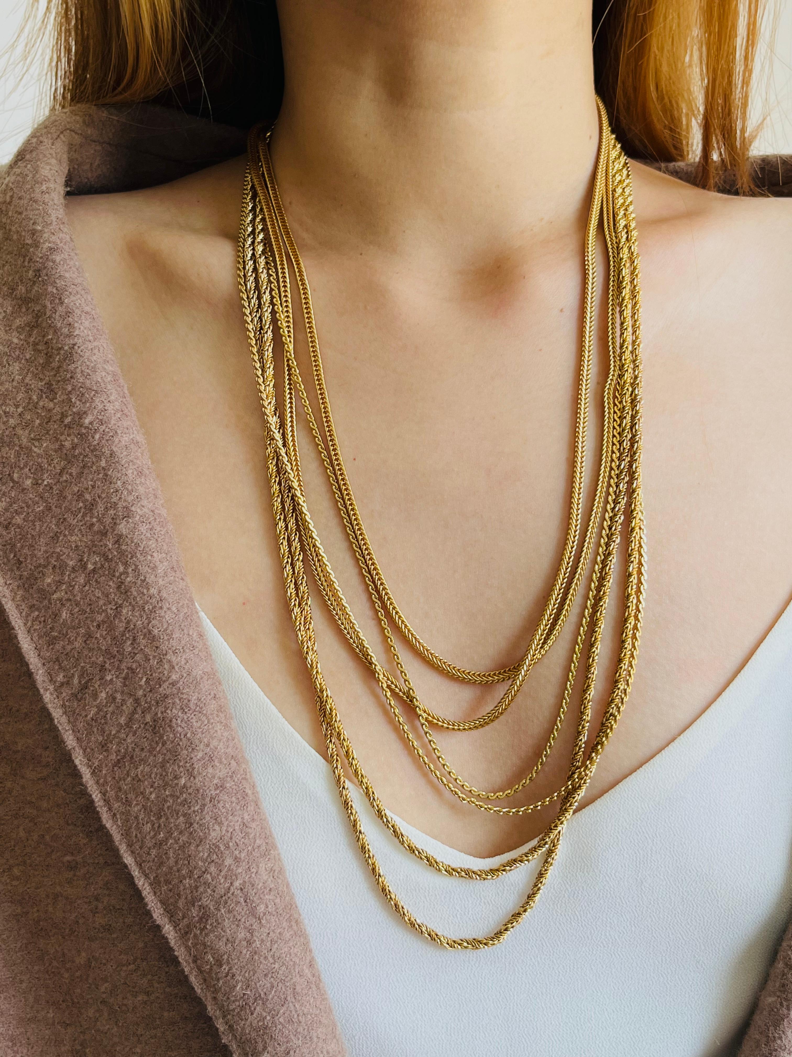 Christian Dior GROSSE 1972 Collana lunga in corda di grano a sei fili in vendita 1