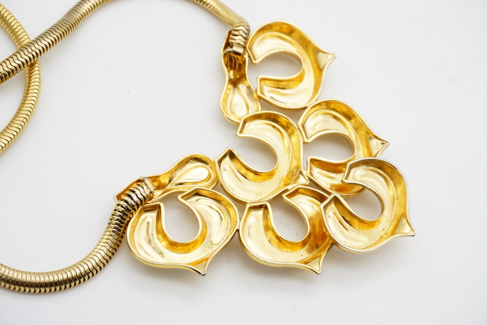 Christian Dior GROSSE 1972 Vintage Massive White Clovers Leaf Flowers Necklace For Sale 6