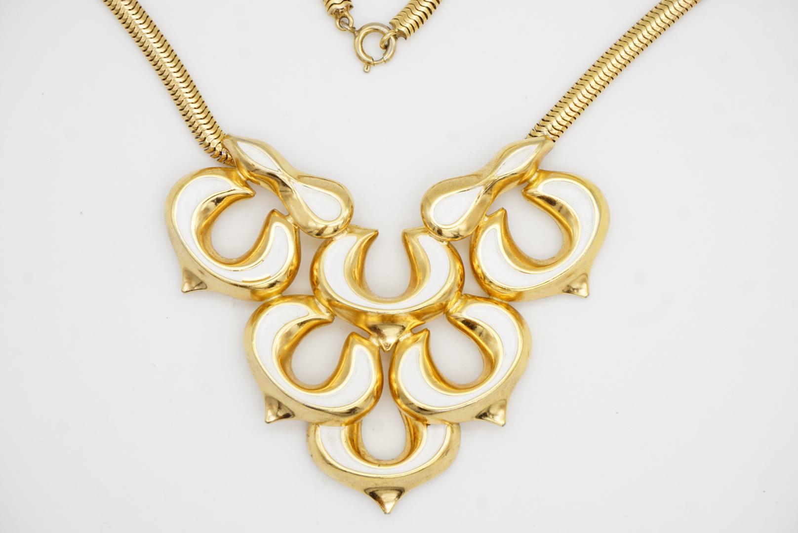 Christian Dior GROSSE 1972 Vintage Massive White Clovers Leaf Flowers Necklace For Sale 2