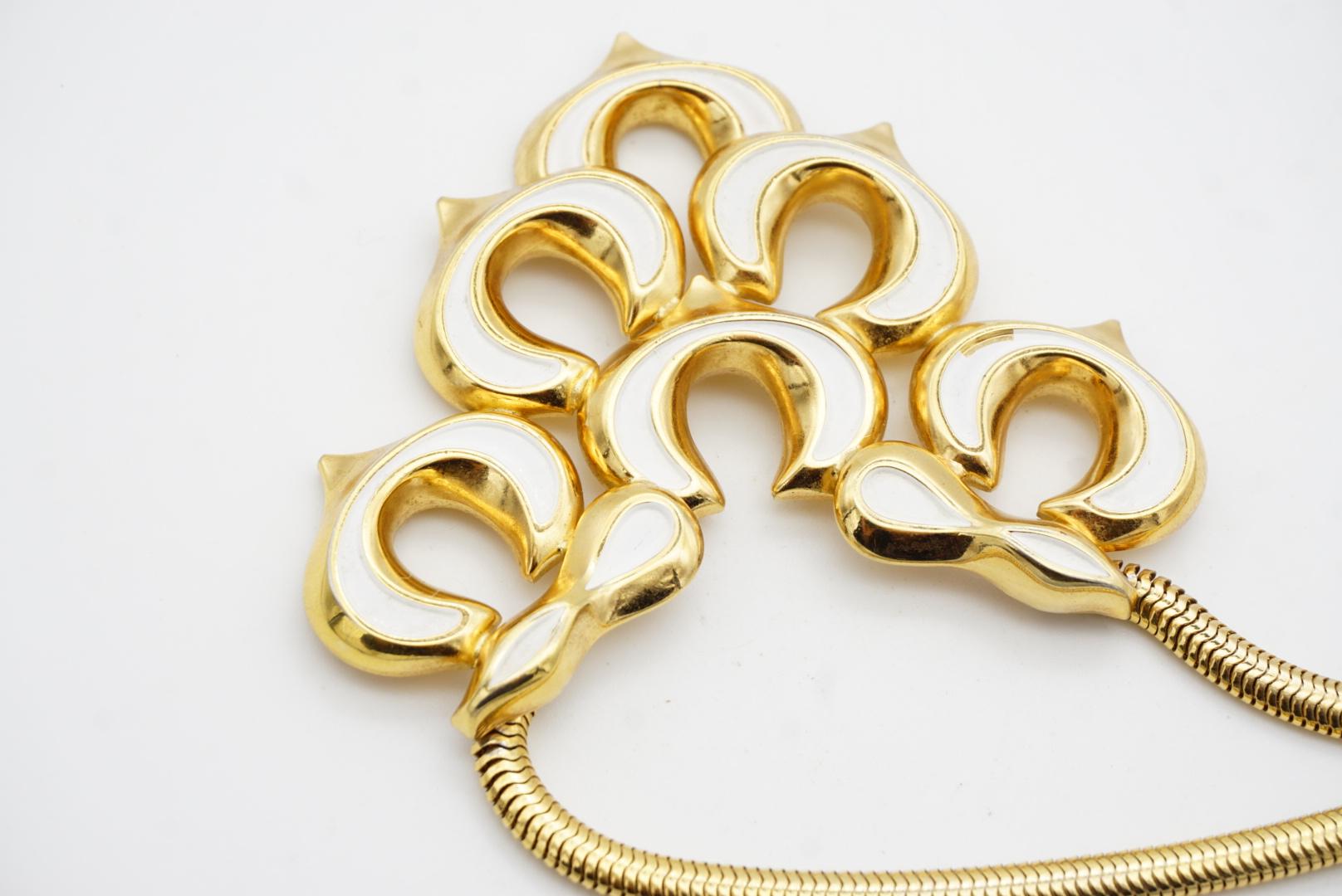 Christian Dior GROSSE 1972 Vintage Massive White Clovers Leaf Flowers Necklace For Sale 4