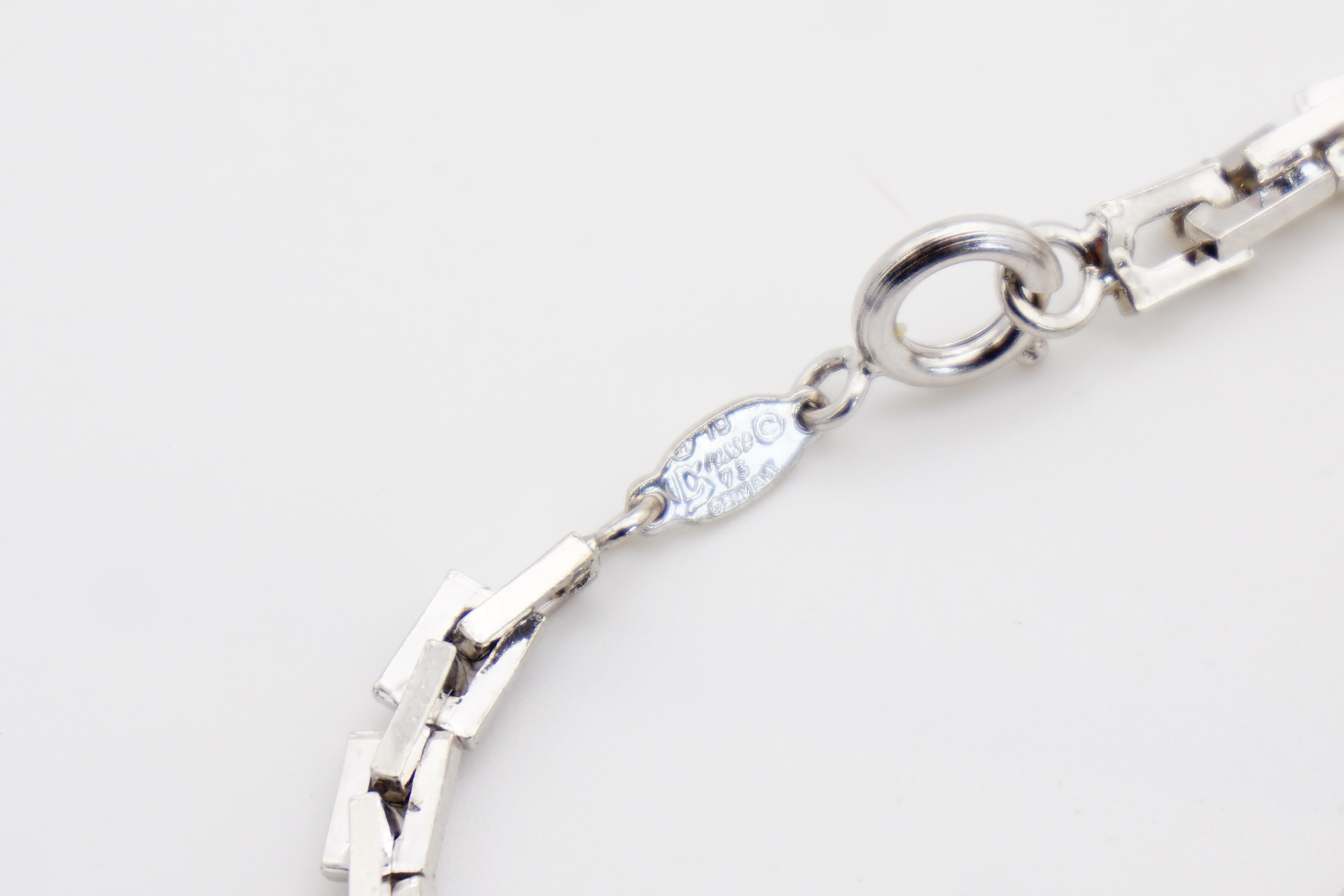Christian Dior GROSSE 1973 Collar versátil de plata con bisagra de eslabones de caja extralarga en venta 13