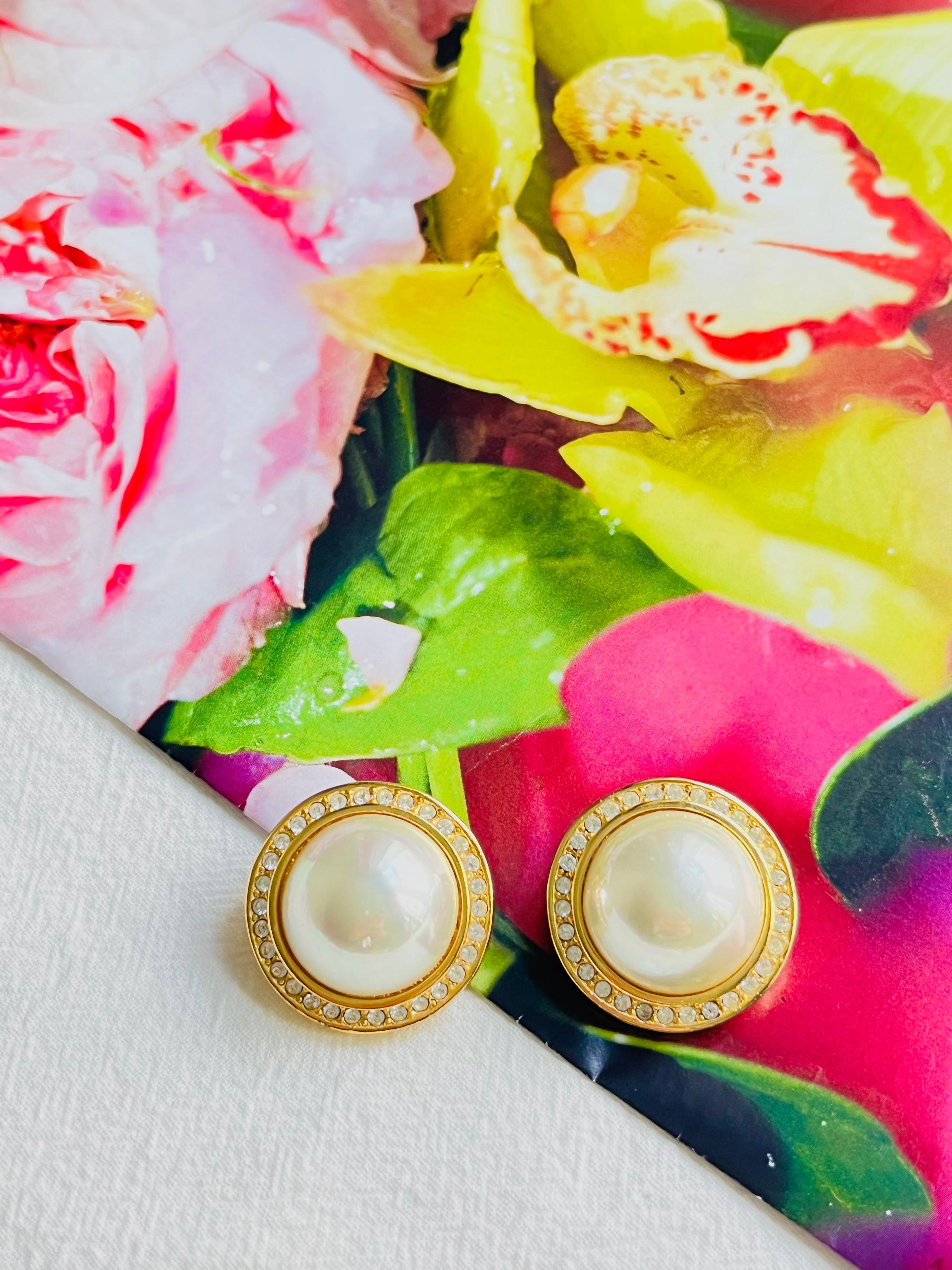 Christian Dior GROSSE 1990 CHC Large Round White Pearl Crystals Clip Earrings In Good Condition For Sale In Wokingham, England