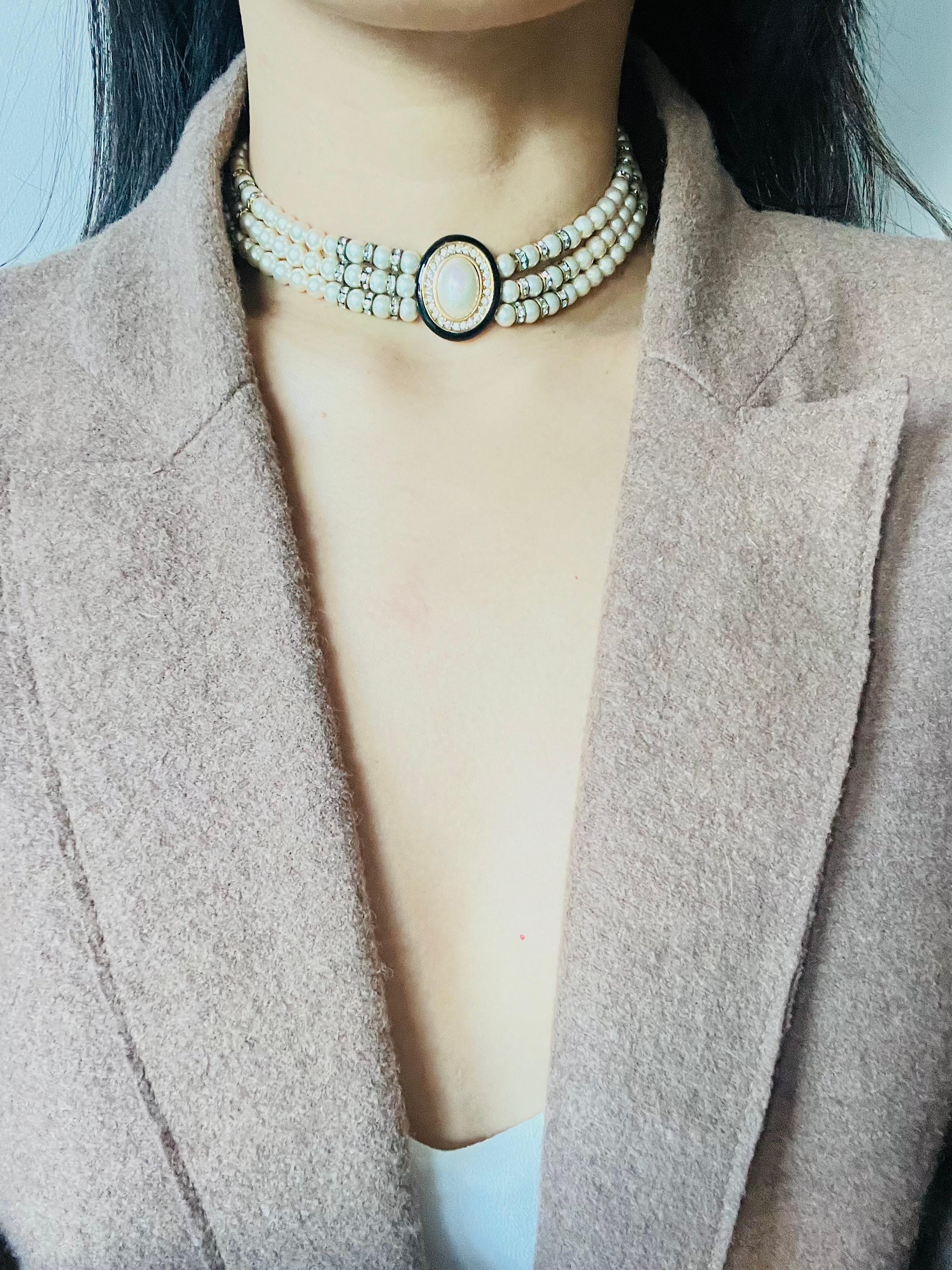 Christian Dior GROSSE - Collana girocollo ovale con perle e cristalli in Trio in vendita 5