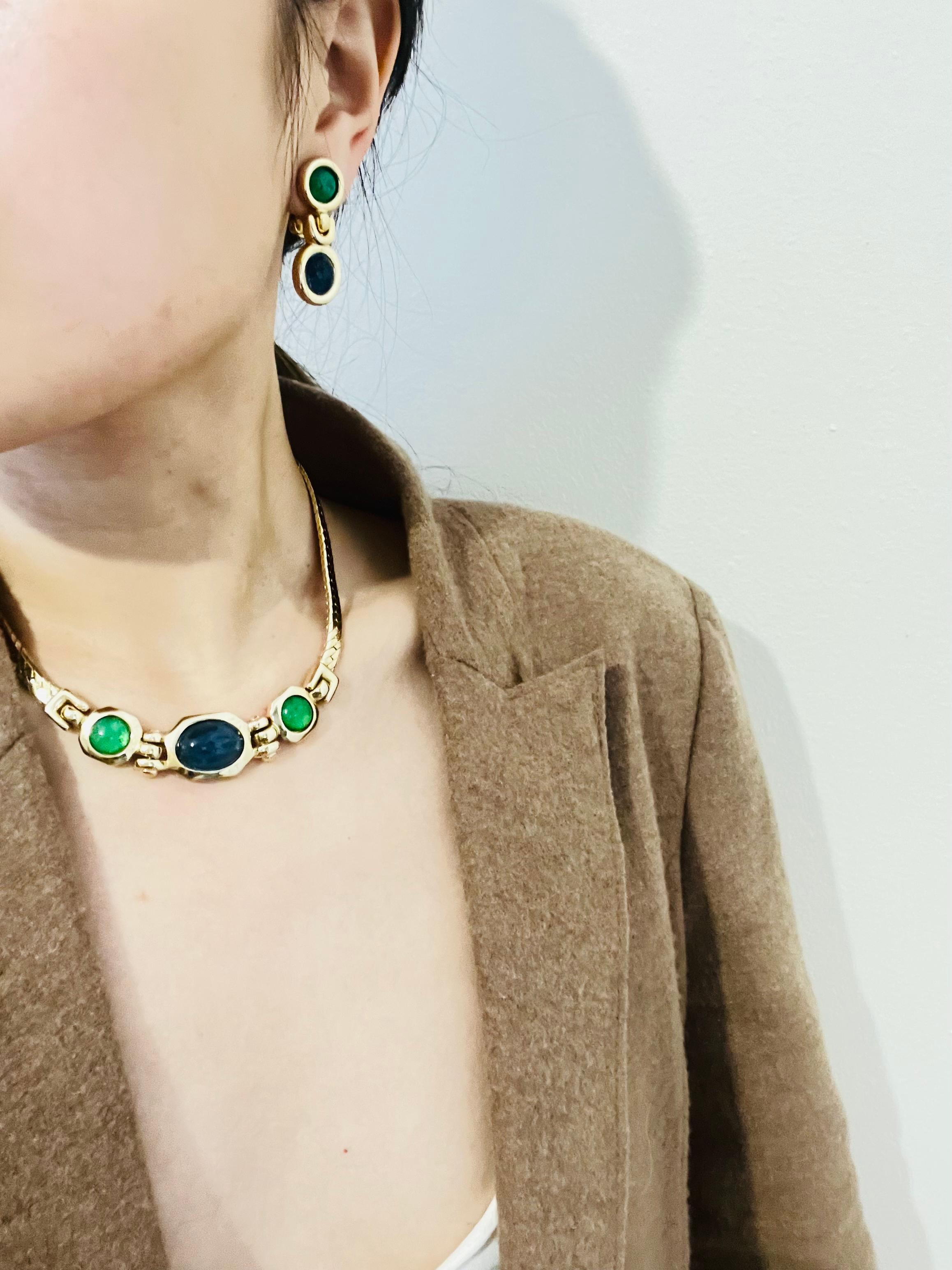 Christian Dior GROSSE Vintage Emerald Sapphire Pendant Drop Gold Jewellery Set For Sale 3