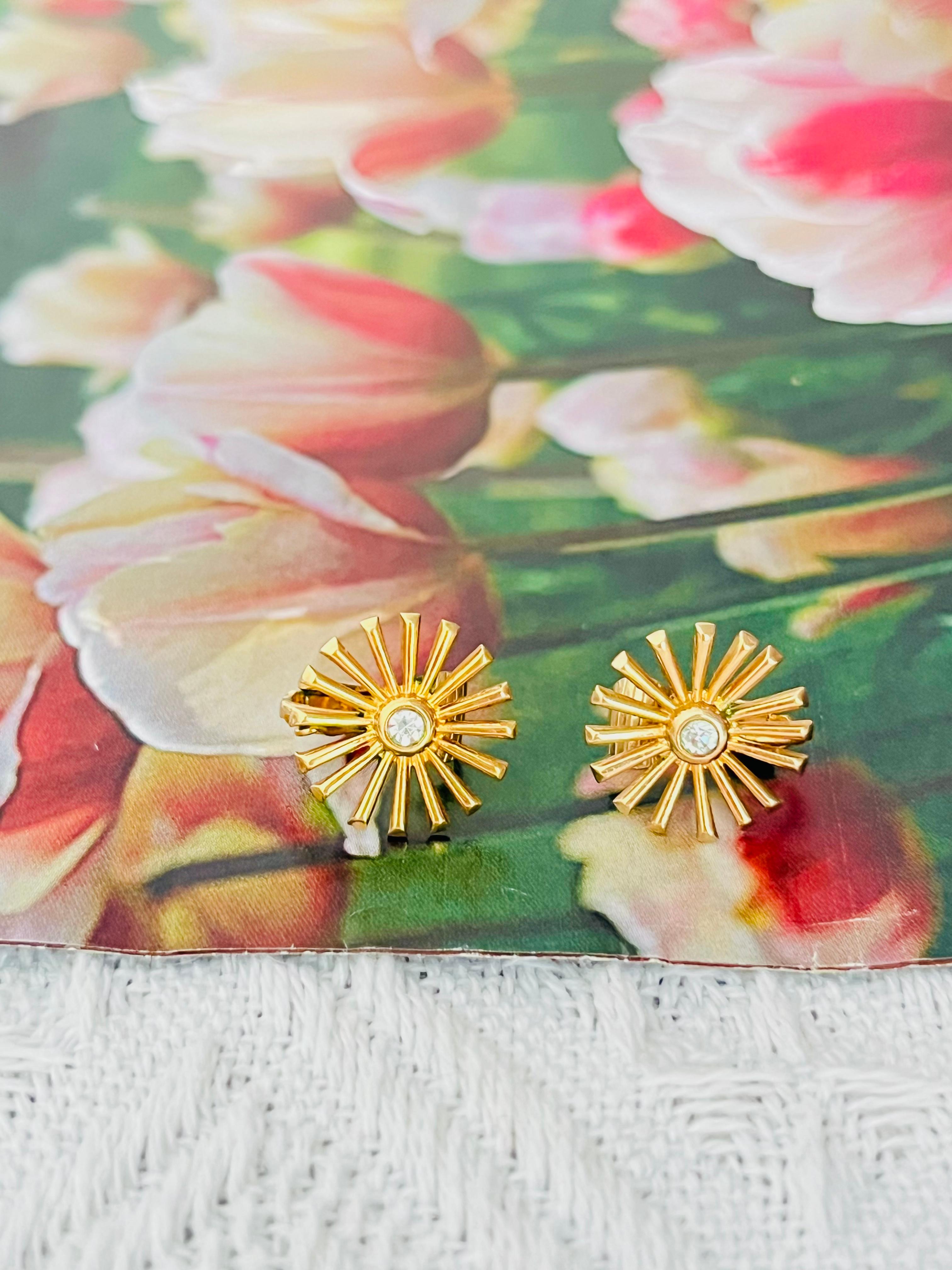 Christian Dior GROSSE Vintage Radiant Sun Star Burst Crystal Flower Earrings In Good Condition For Sale In Wokingham, England