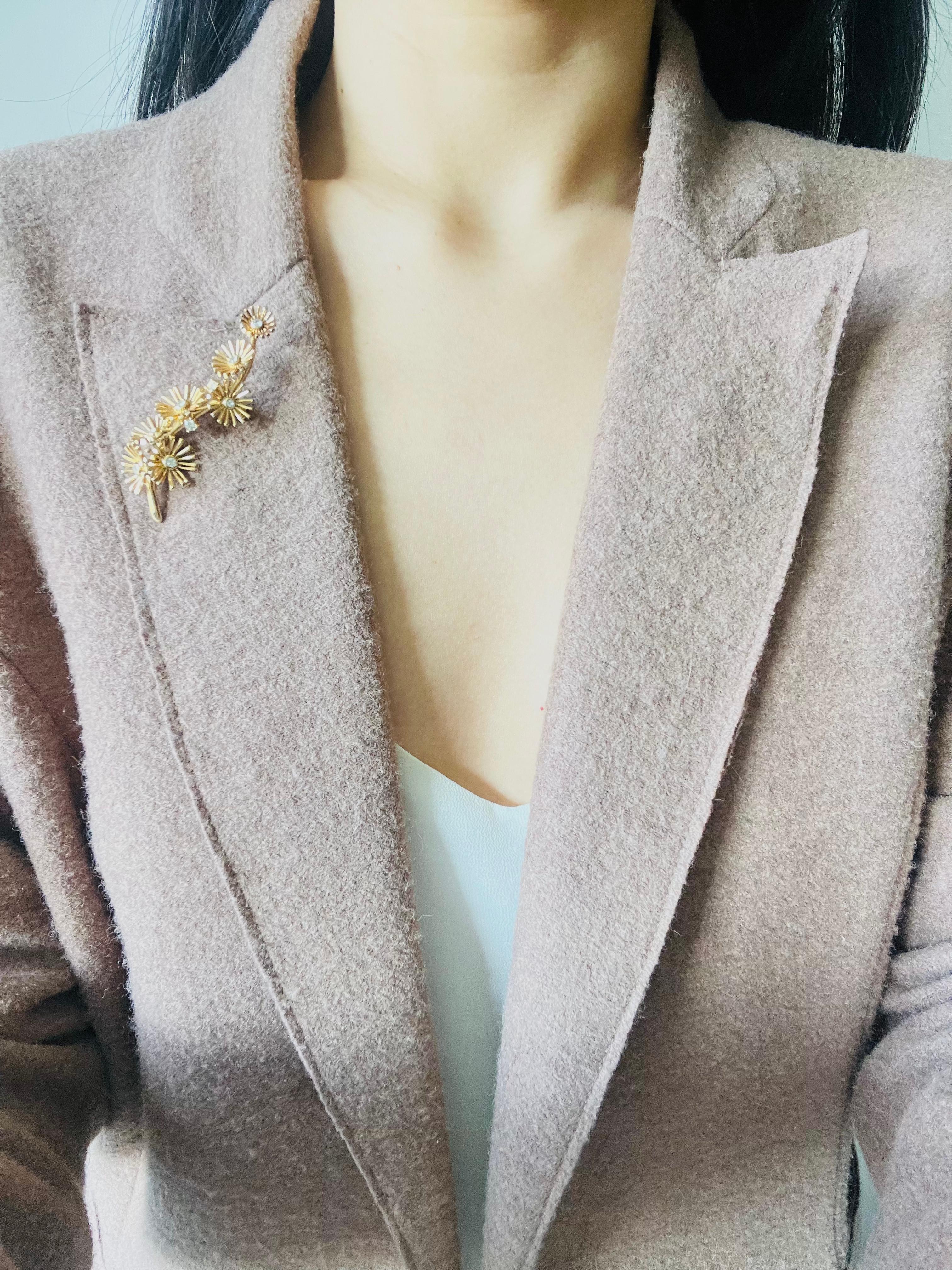Christian Dior GROSSE Broche de oro Vintage Sol Radiante Estrella Estallido Flores de Cristal en venta 2