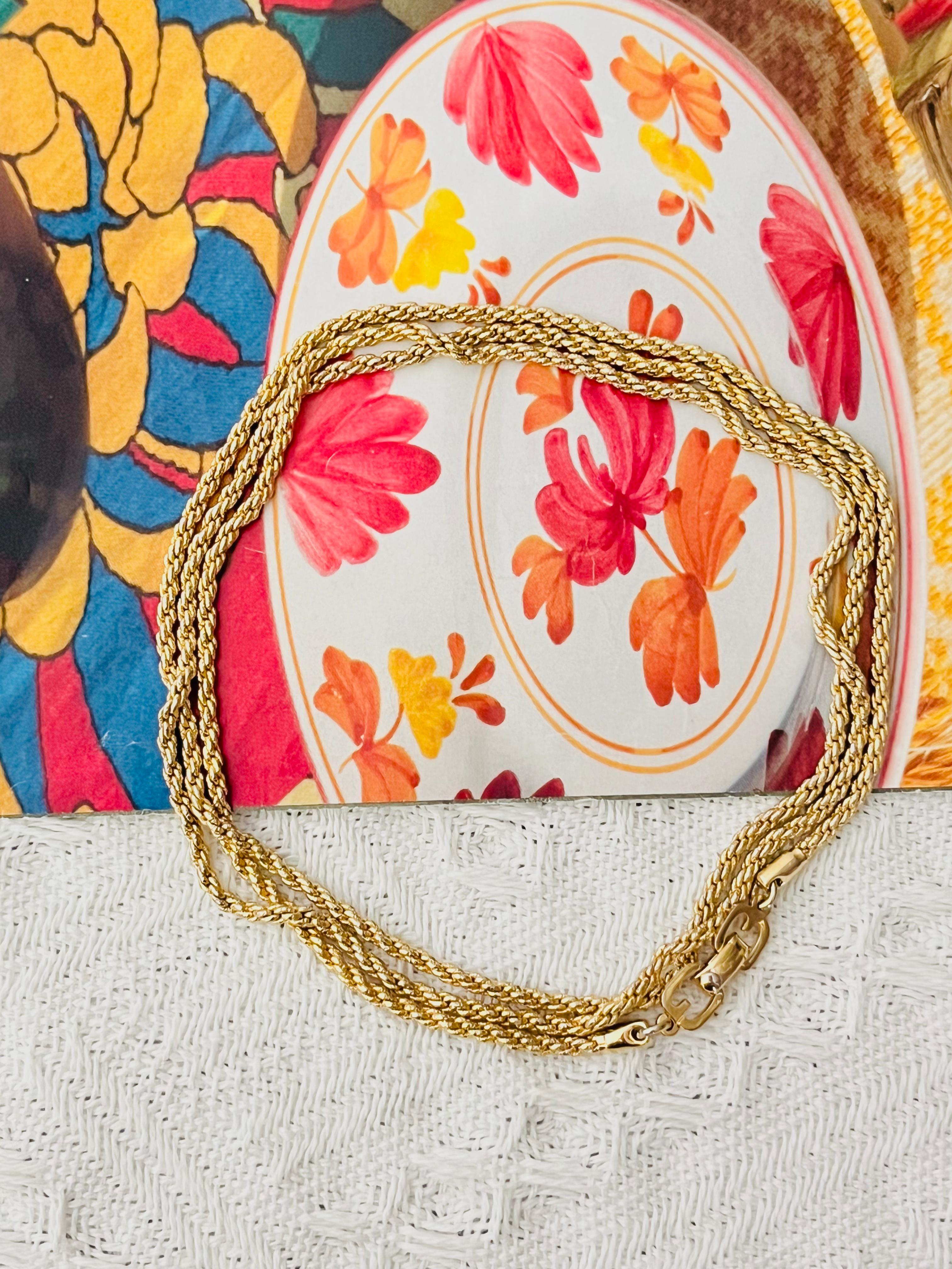 Christian Dior GROSSE Vintage Unisex Versatile Spiral Chain Rope Long Necklace Bracelet Modenrist Long Necklace Bracelet, Gold Tone

Very excellent condition. 100% genuine. 

A unique piece. Signed 