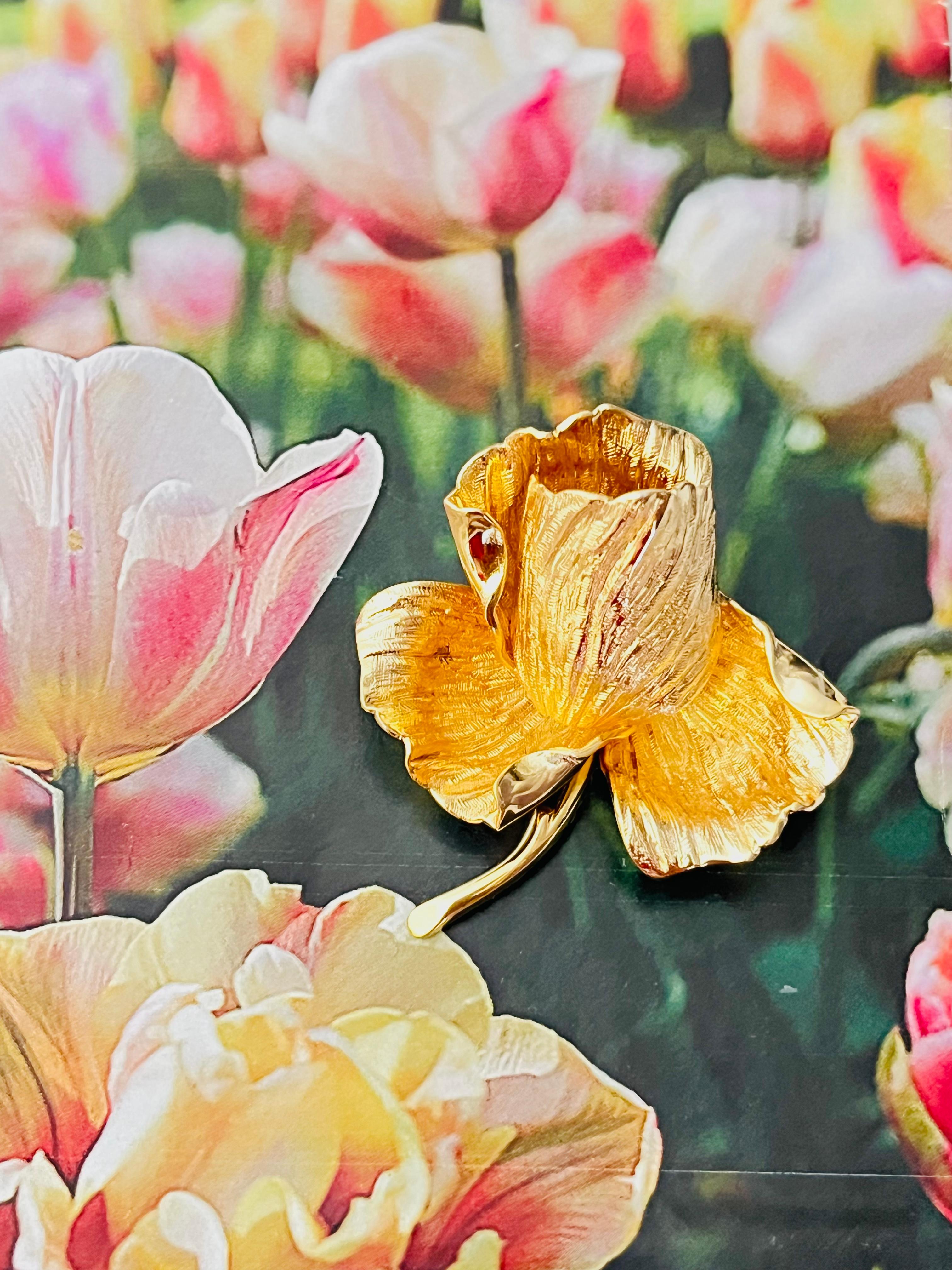 Christian Dior GROSSE Vintage Vivid Rose Flower Buds Blossom Curled Leaf Brooch (Art déco) im Angebot