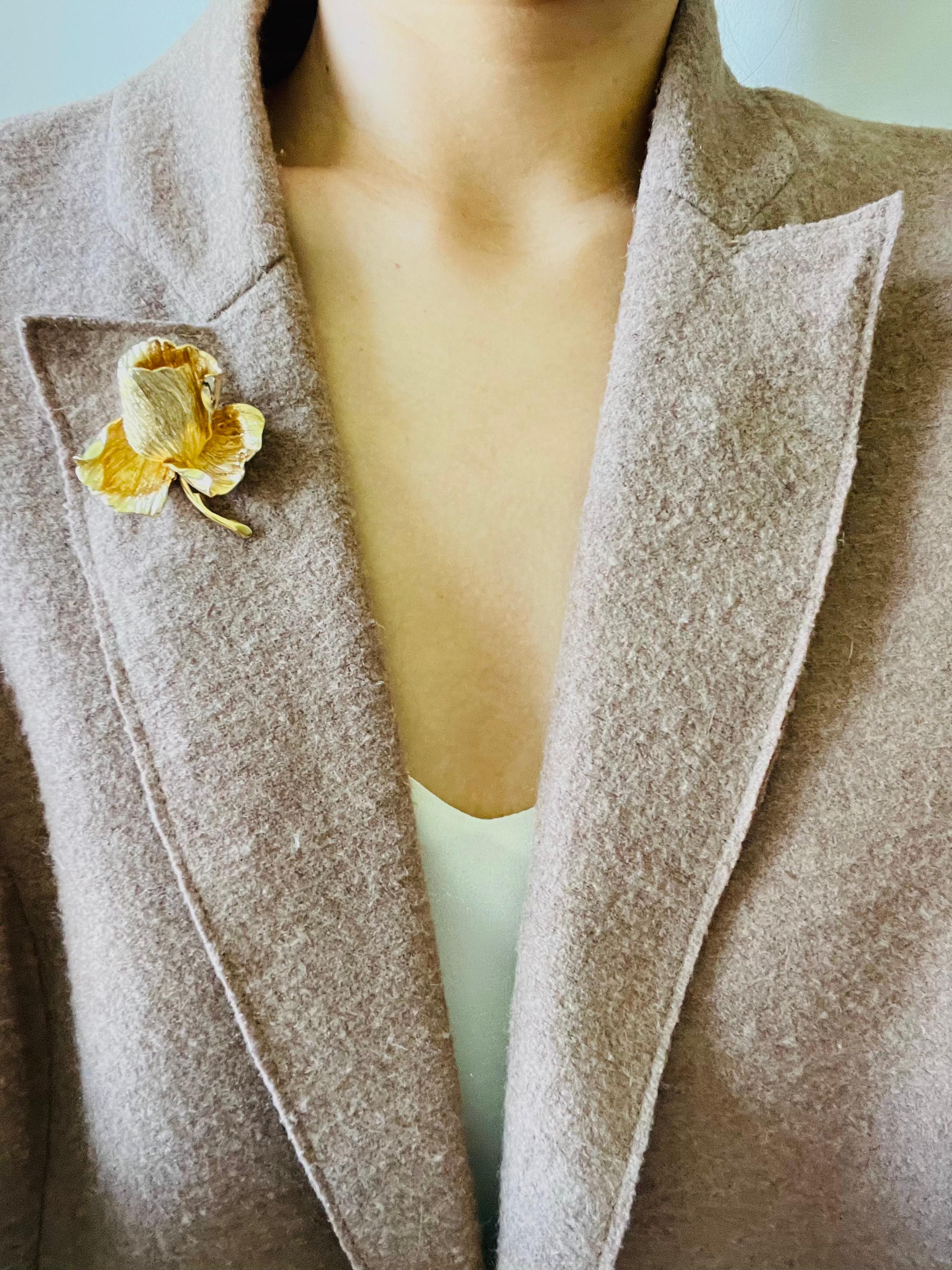 Christian Dior GROSSE Vintage Vivid Rose Flower Buds Blossom Curled Leaf Brooch für Damen oder Herren im Angebot