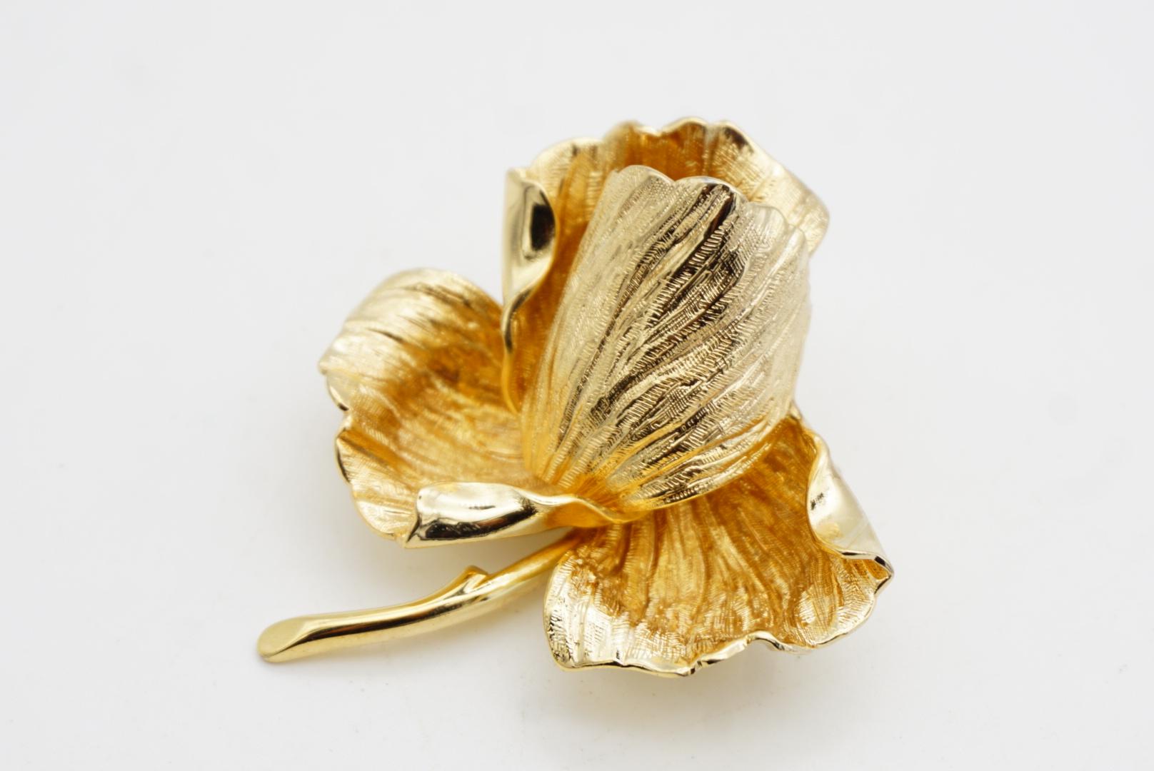 Christian Dior GROSSE Vintage Vivid Rose Flower Buds Blossom Curled Leaf Brooch im Angebot 3