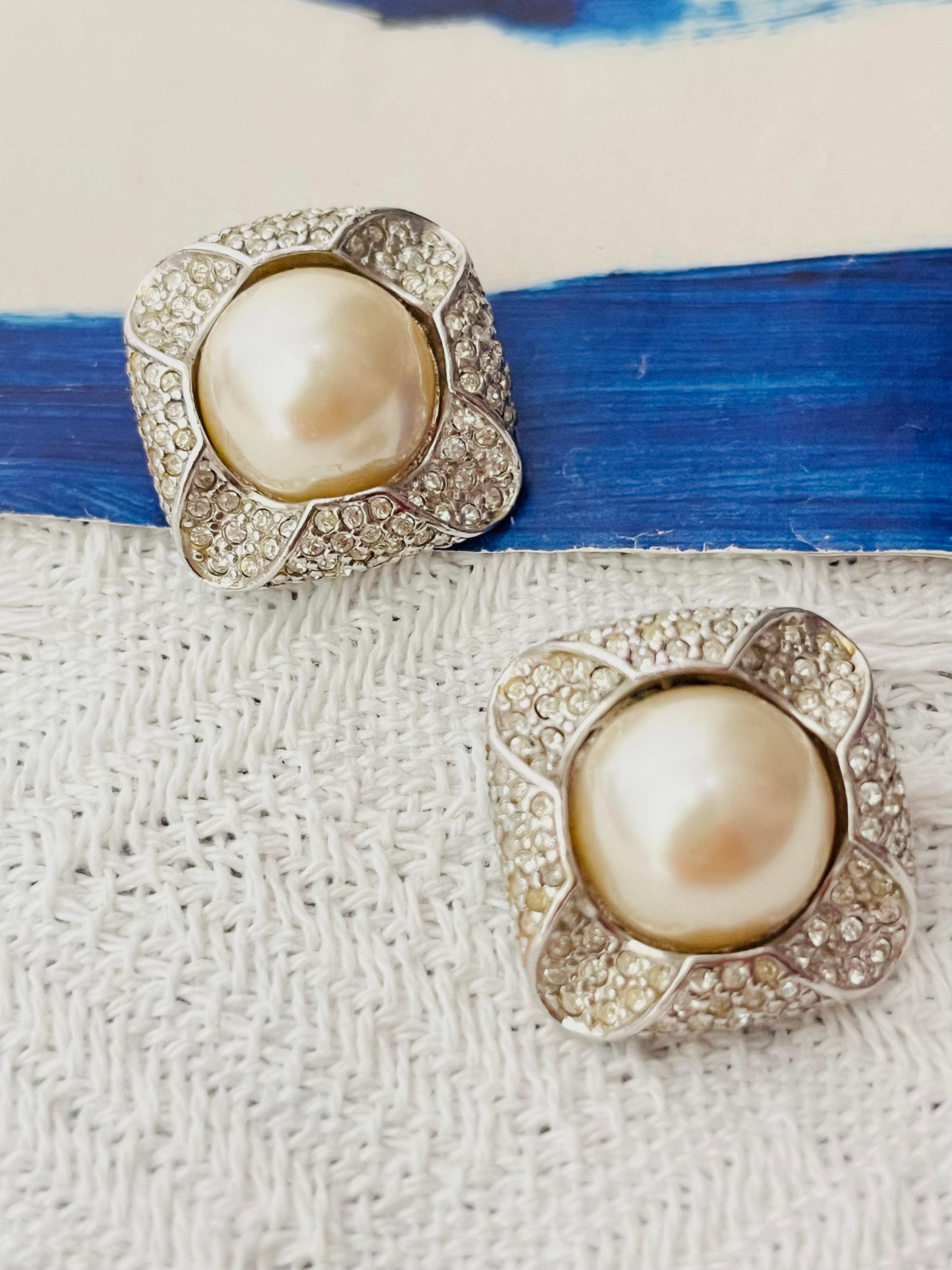 Christian Dior GROSSE Pendientes Cuadrados Perla Blanca Cristales Redondos Flor Trébol en Bueno estado para la venta en Wokingham, England