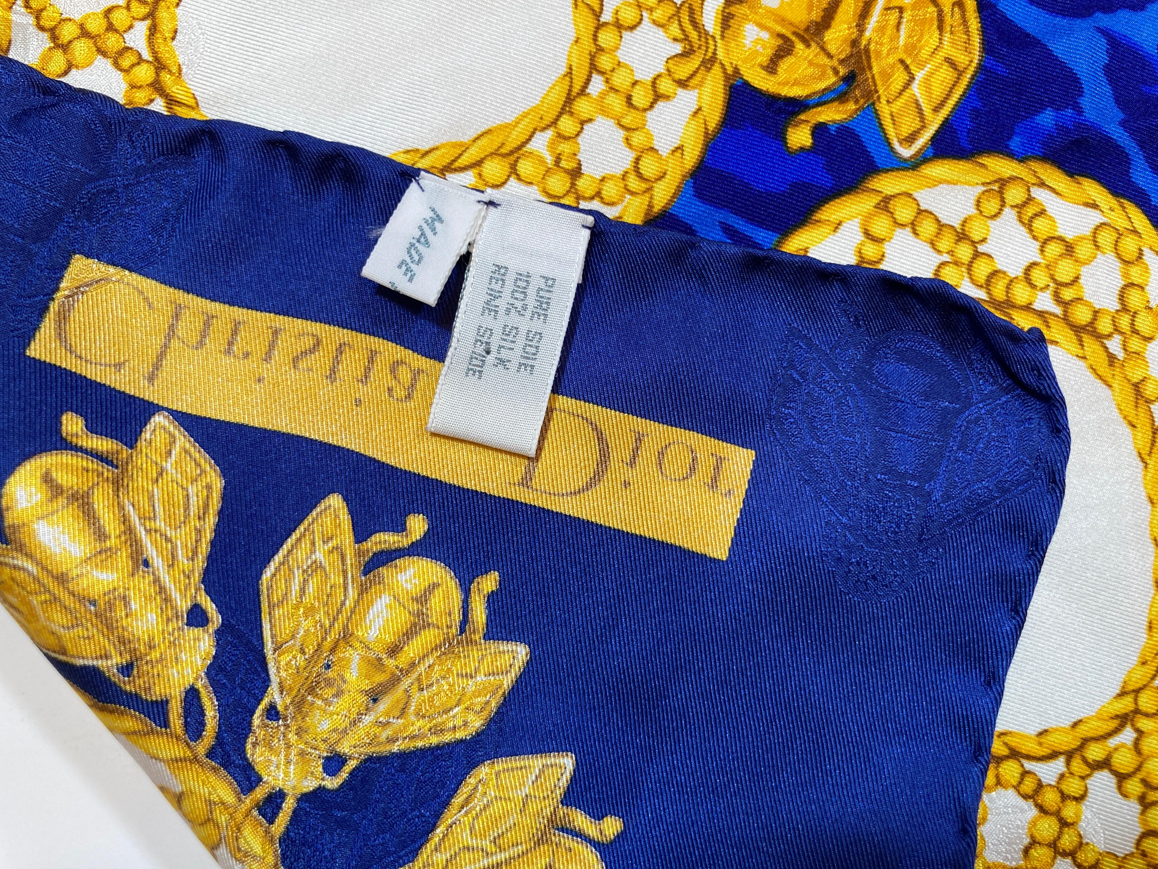 Echarpe en soie roulée à la main Christian Dior Bleu roi avec abeilles dorées en vente 12