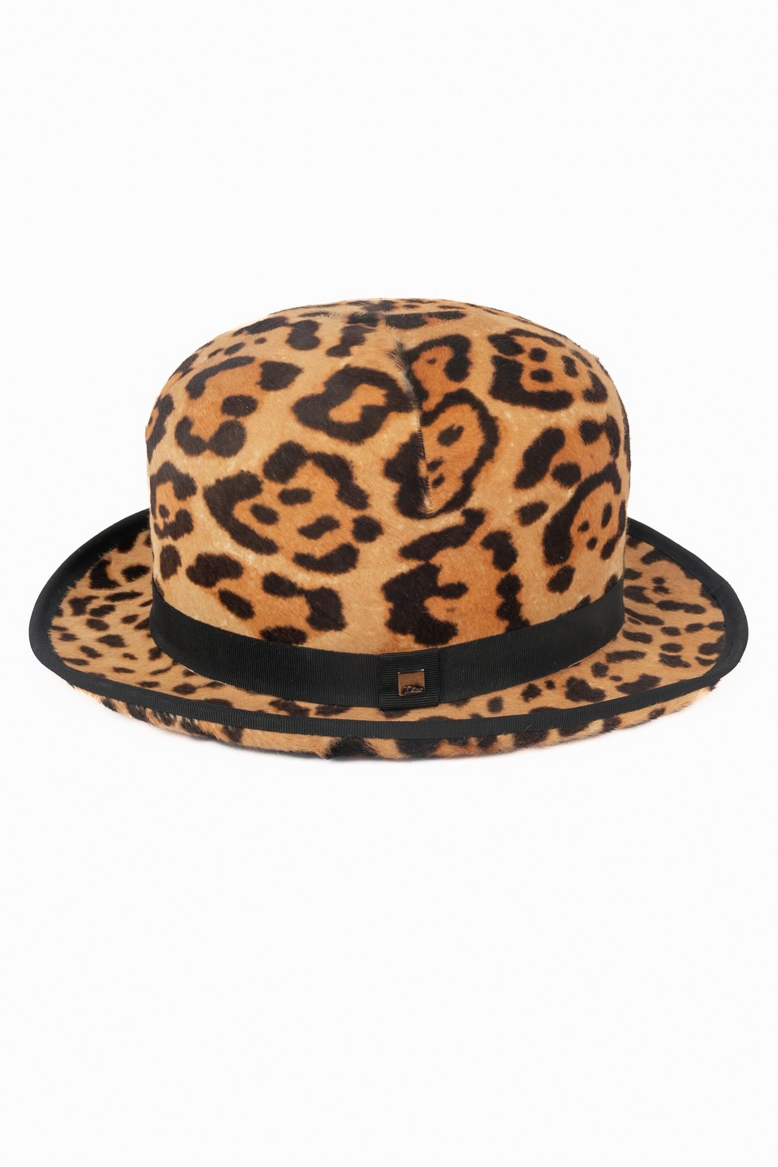 Cappello Christian Dior Inverno 2004 in vendita 2