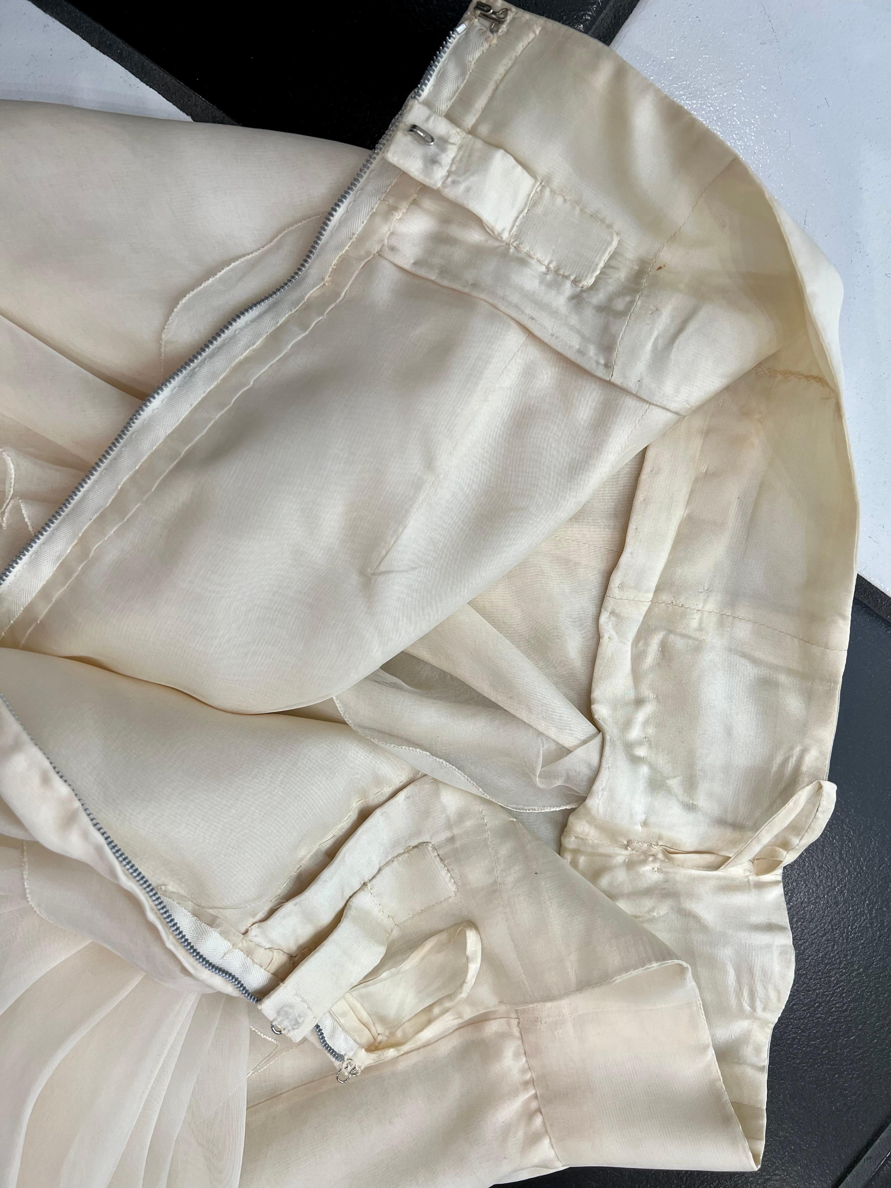 Conjunto de Blusa y Falda Christian Dior Haute Couture Crema,  Betsy Bloomingdale 1988 en venta 12