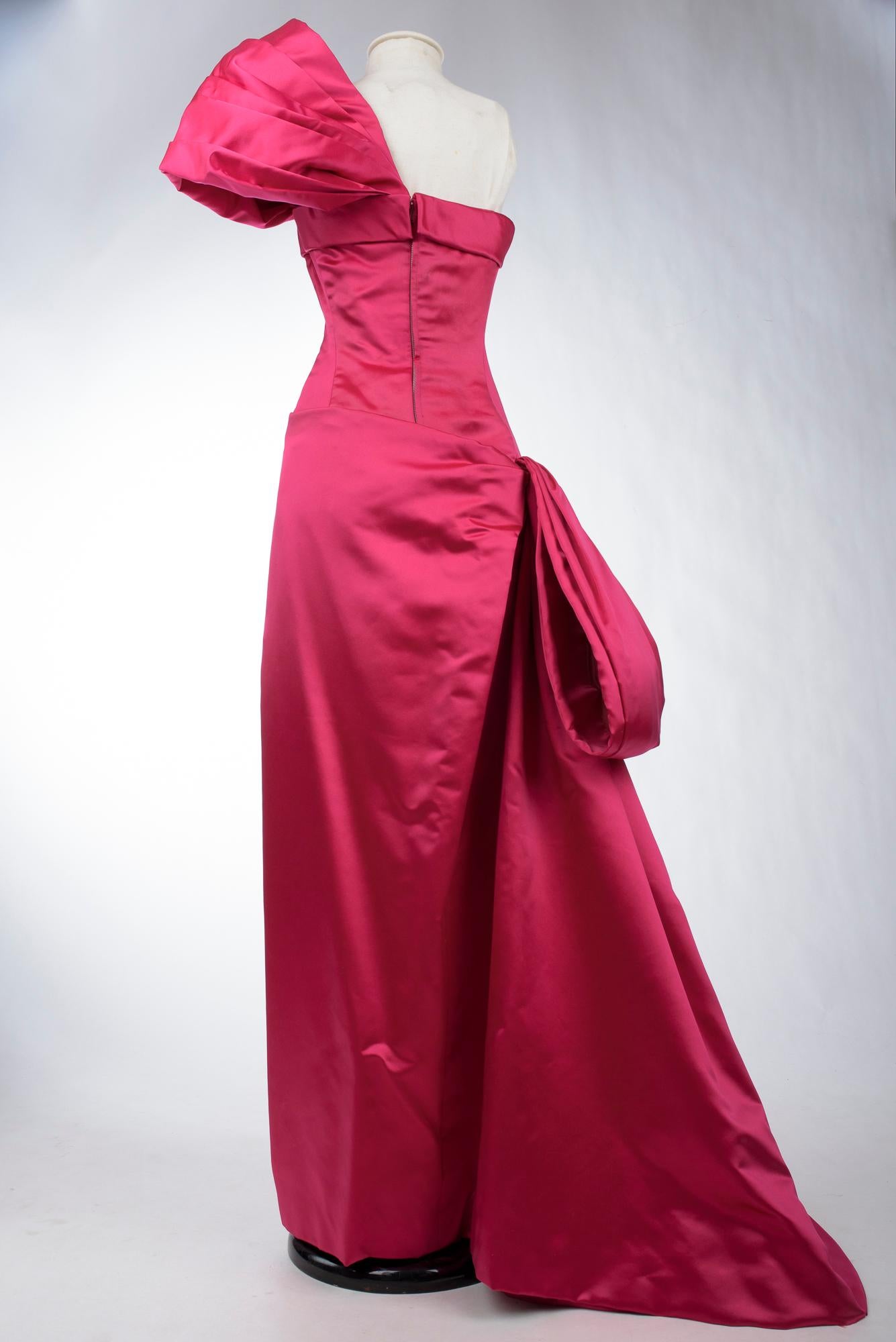A Christian Dior Haute Couture Evening Dress Numbered 218551 Circa 1959-1965 For Sale 9