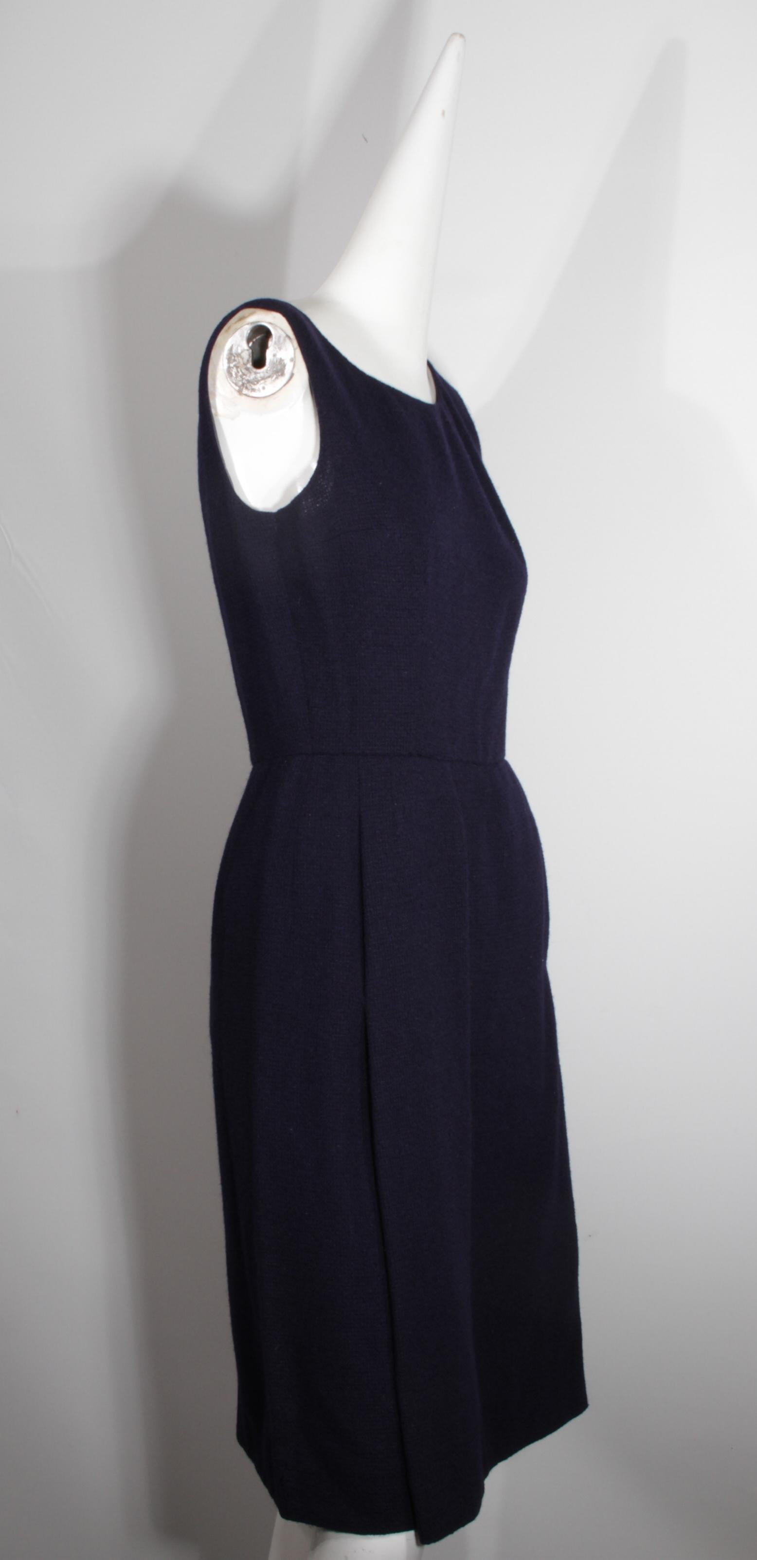 Christian Dior, Haute Couture, handgenähtes Ensemble in Oxford-Blau, ca. 1950er Jahre im Angebot 3