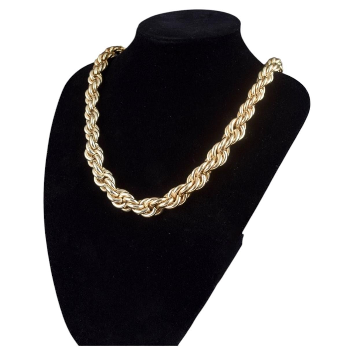 Christian Dior. Cadena pesada retorcida de metal dorado, 1973