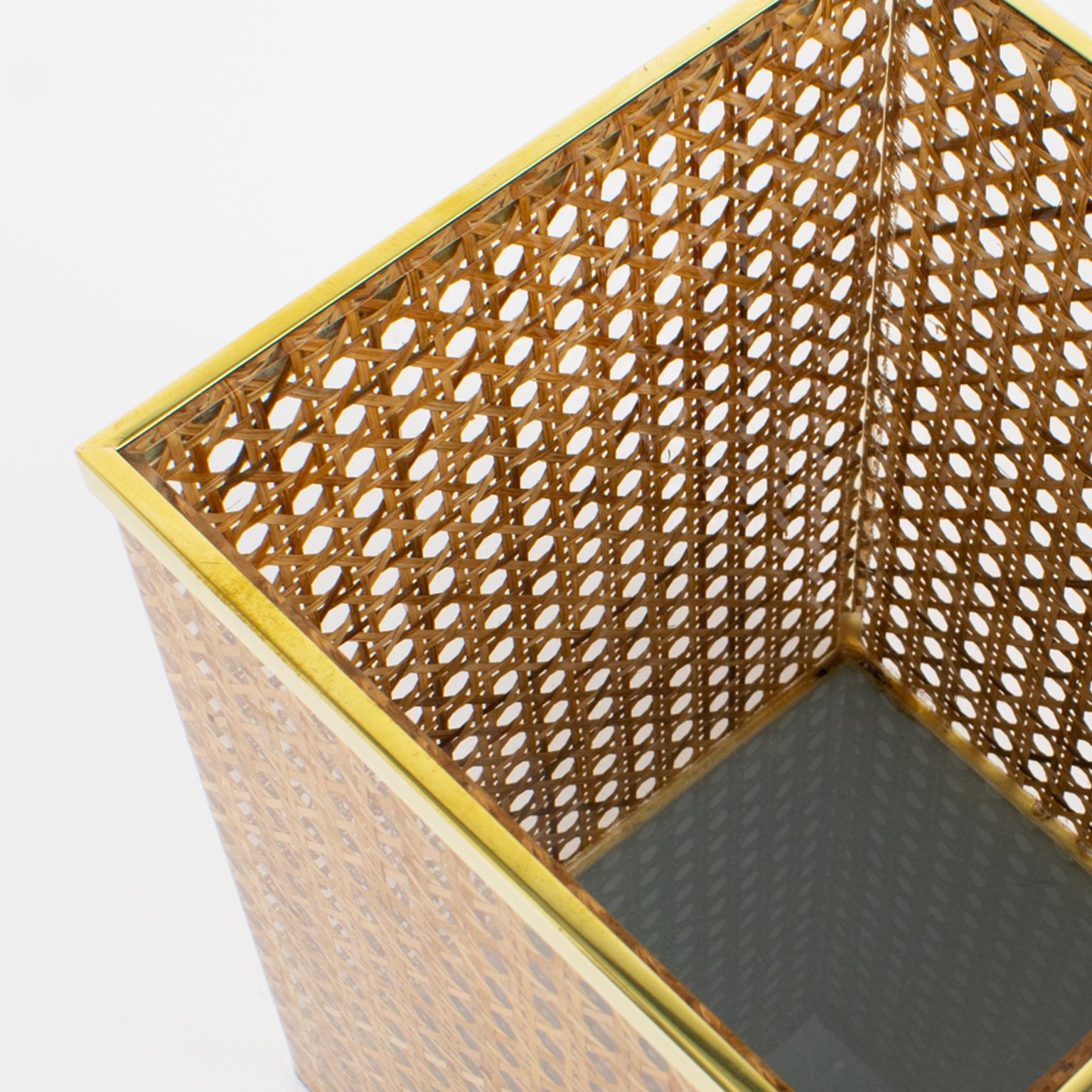 Corbeille de bureau Christian Dior Home en métal, lucite et rotin, vers 1970 en vente 3