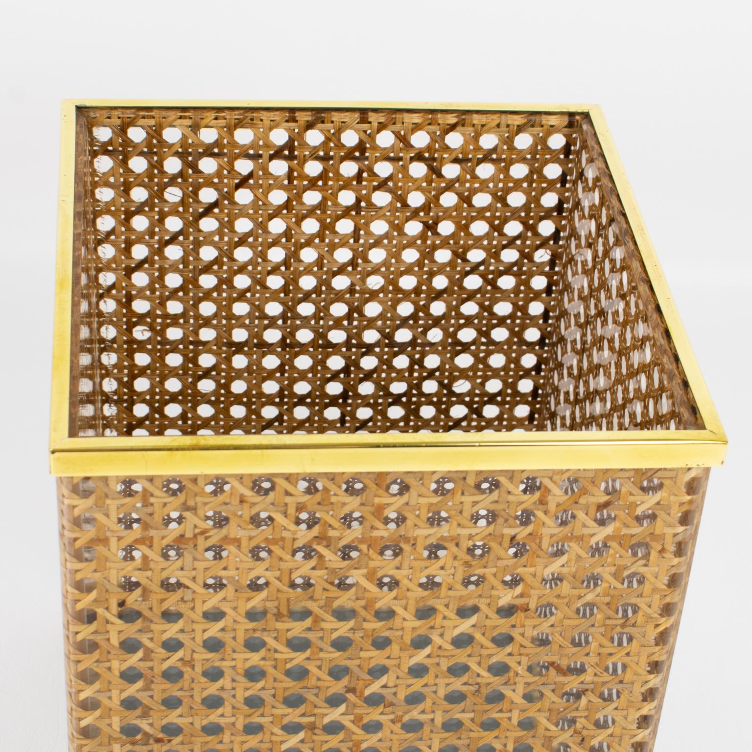 Moderne Corbeille de bureau Christian Dior Home en métal, lucite et rotin, vers 1970 en vente