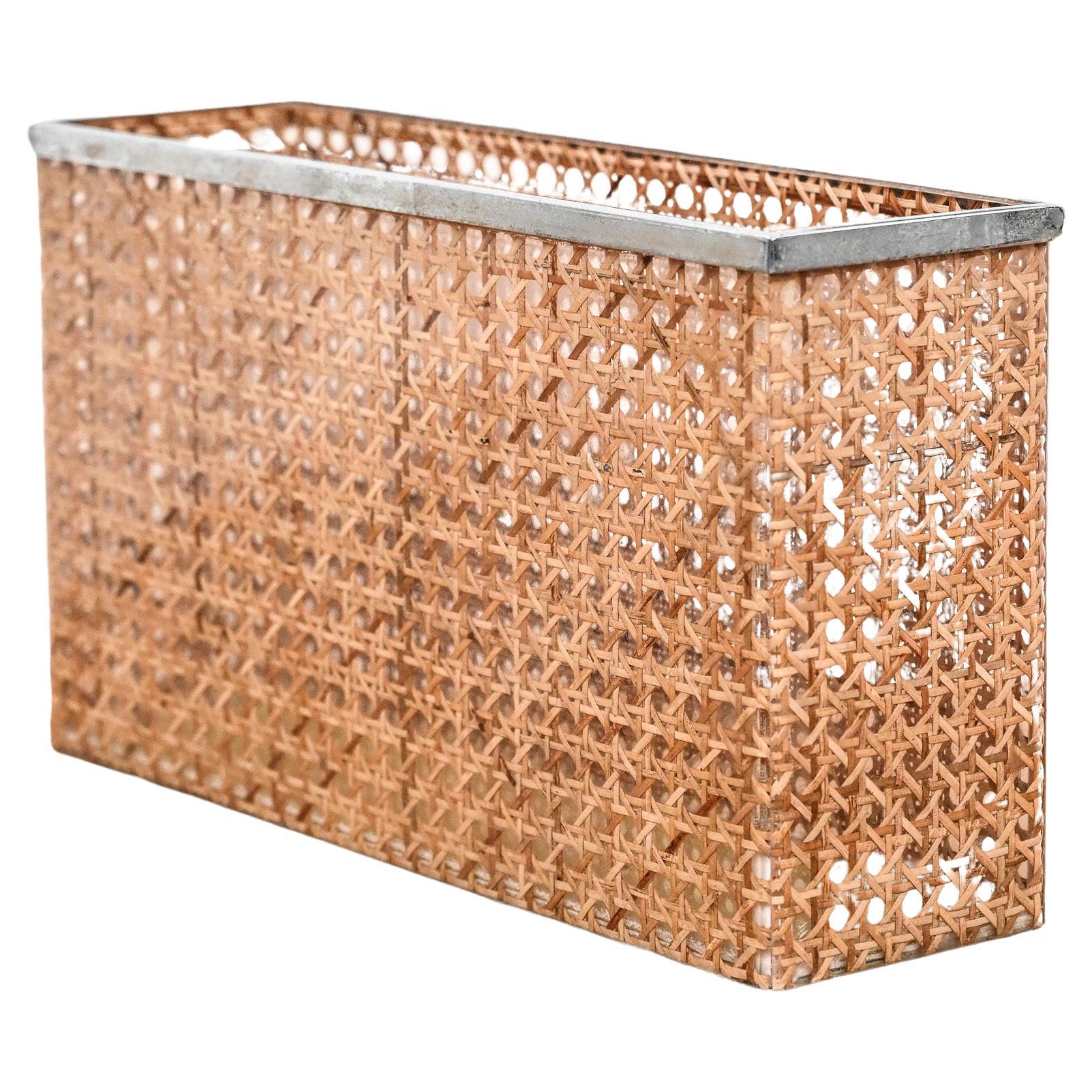 Dior Home panier/magasin rectangulaire en lucite et canne en vente