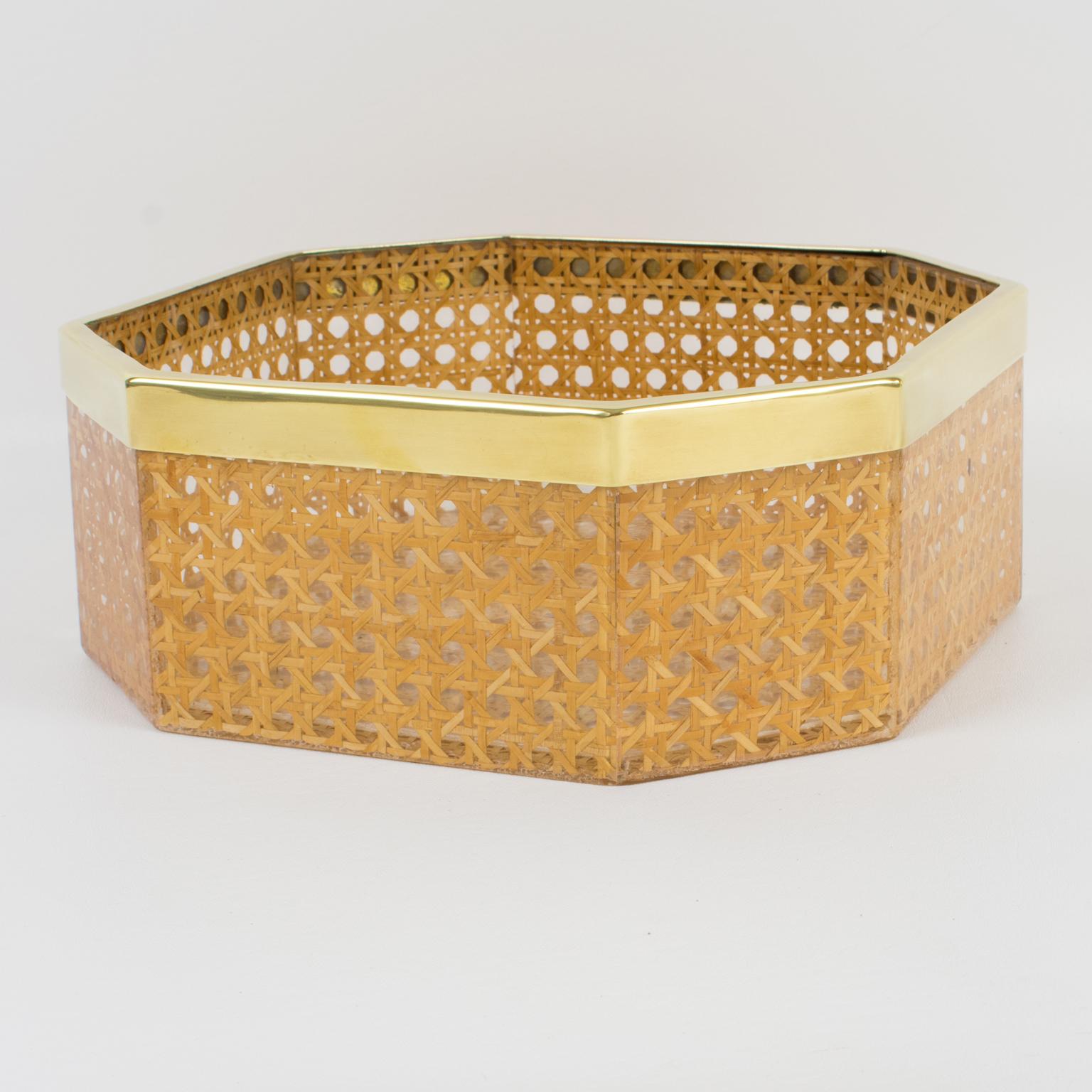 Centro de mesa Christian Dior de lucita, metal y cesta de ratán circa 1970 Moderno en venta