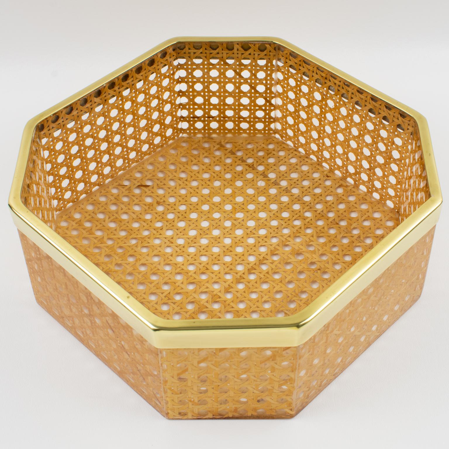 Centro de mesa Christian Dior de lucita, metal y cesta de ratán circa 1970 Metal en venta