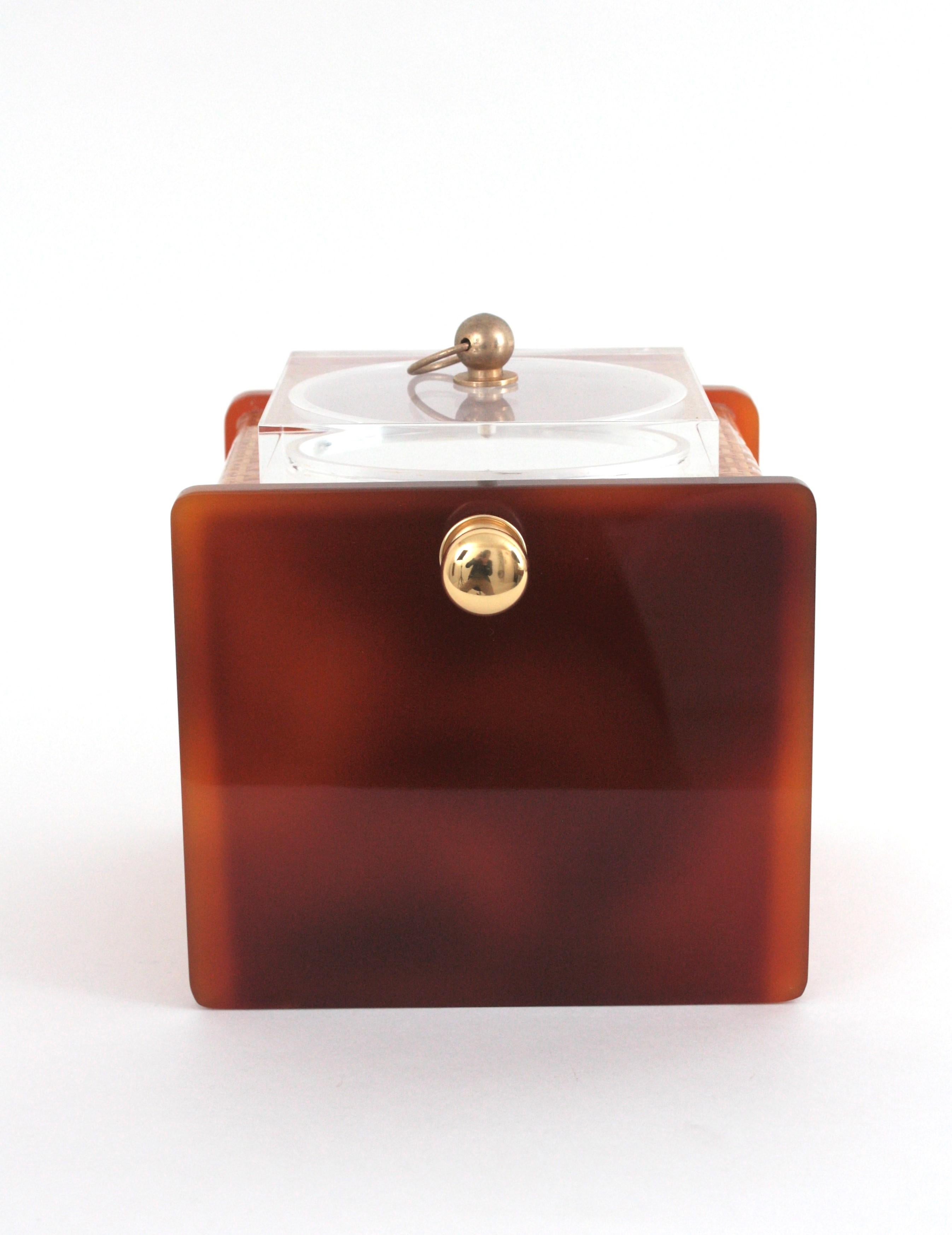 Vimini Secchiello per il ghiaccio in lucite, vimini e ottone di Christian Dior Home, 1970 in vendita