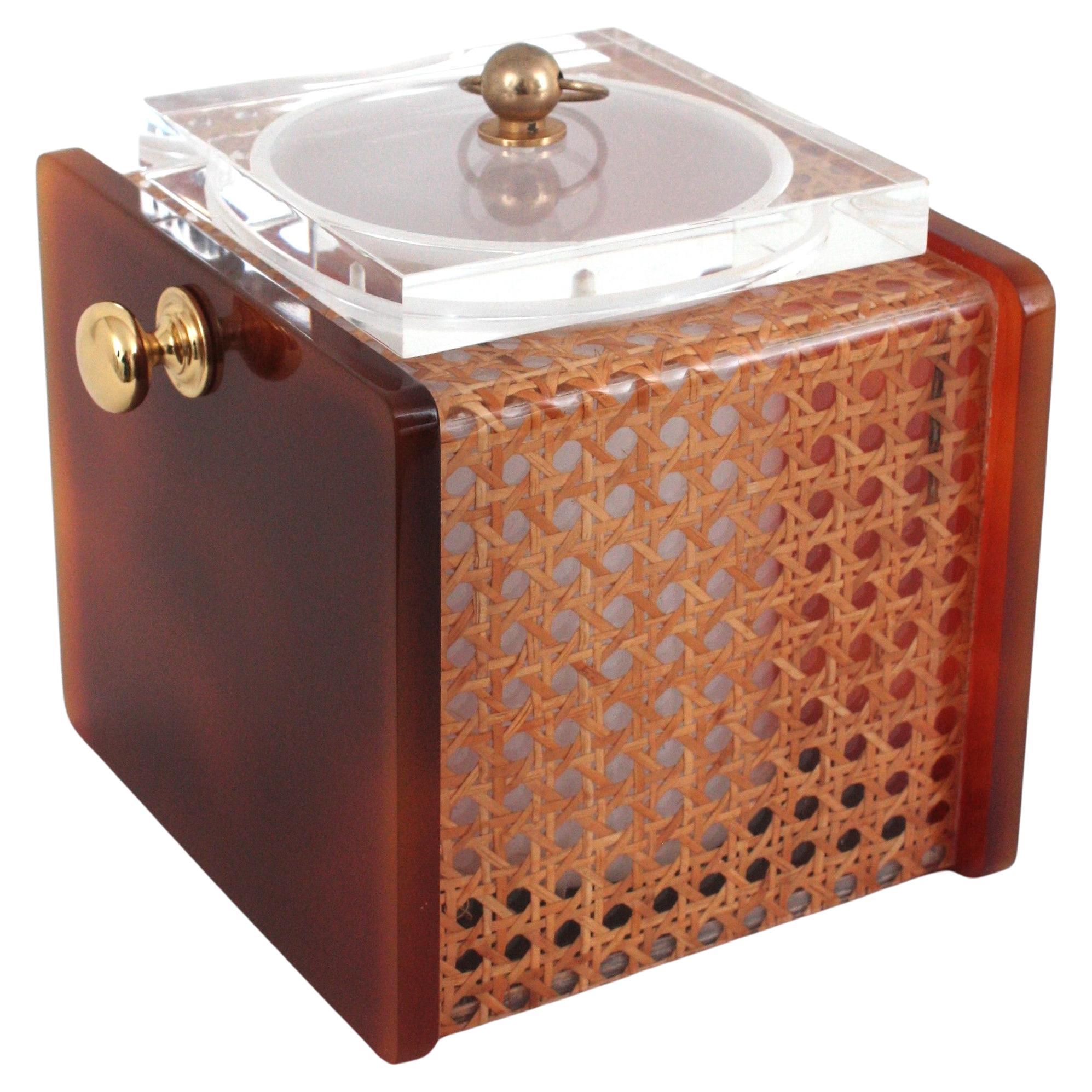 Cubitera de lucita, mimbre y latón Christian Dior Home, 1970