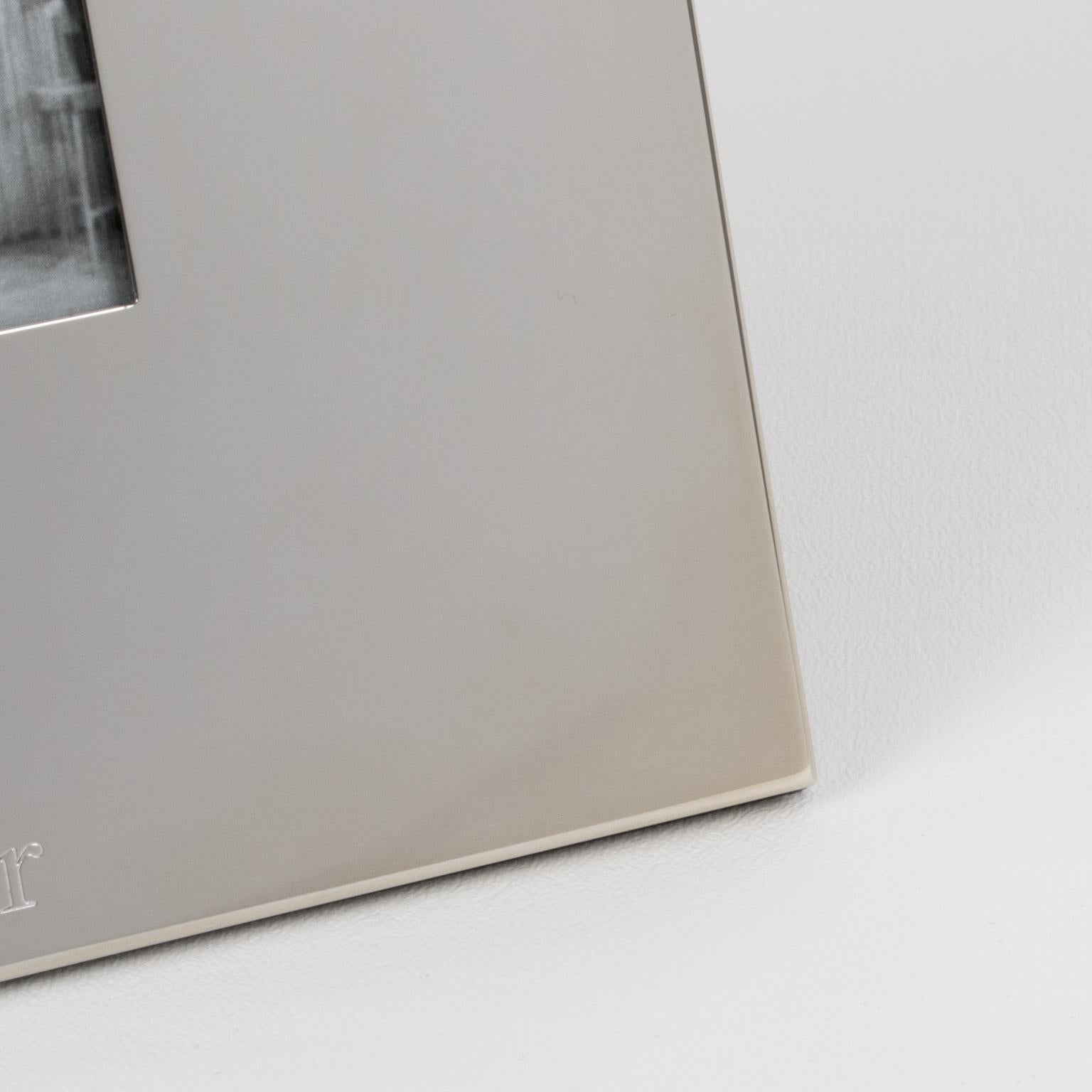 Christian Dior Home - Cadre avec logo gravé en métal argenté dans sa boîte en vente 1
