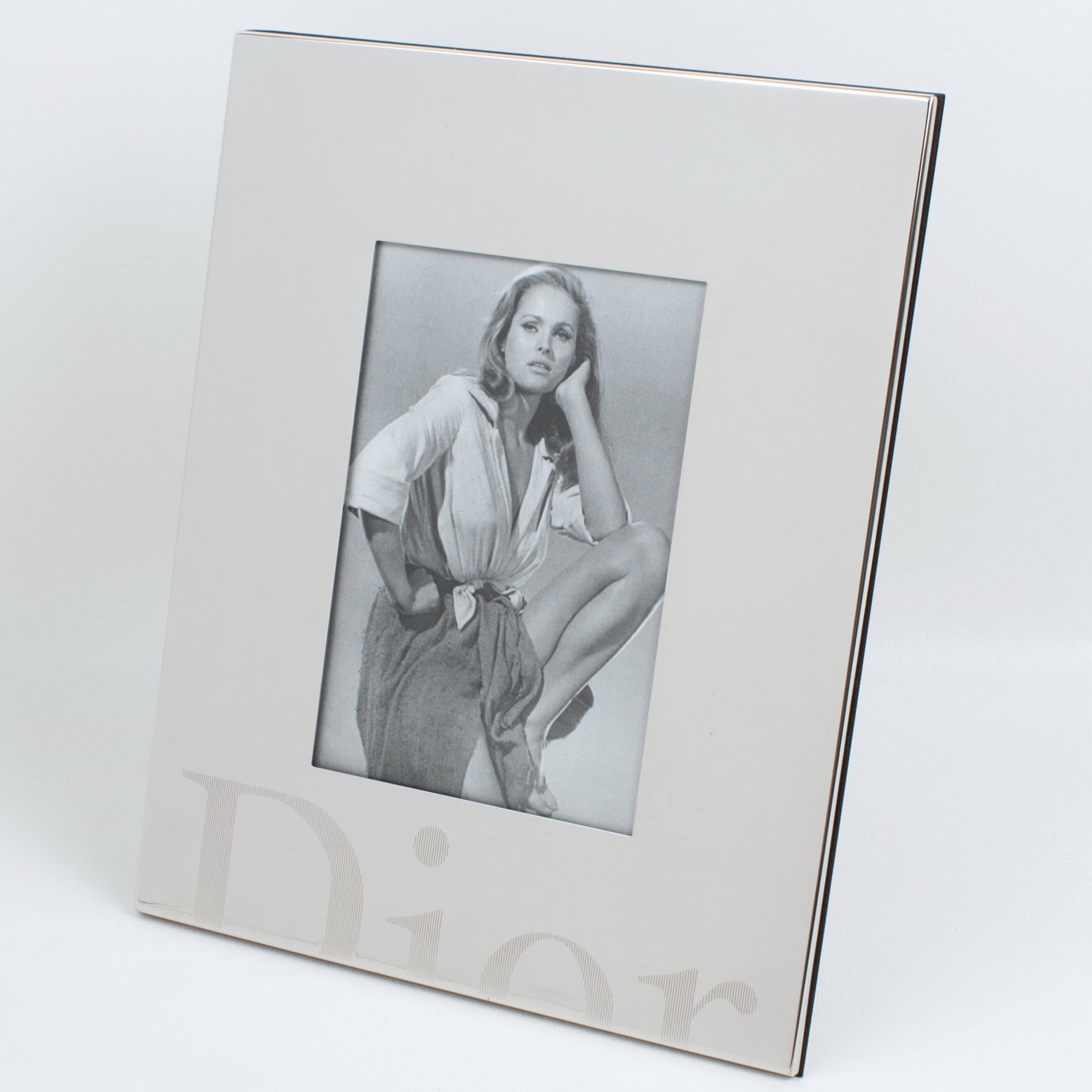 Christian Dior Home versilberter Bilderrahmen mit eingraviertem Dior-Logo, 1990er Jahre (Moderne) im Angebot