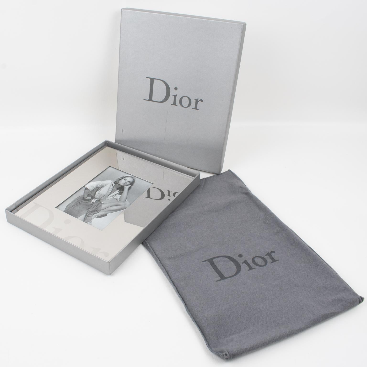 Francese Cornice per foto in argento di Christian Dior Home con logo Dior inciso, anni '90 in vendita