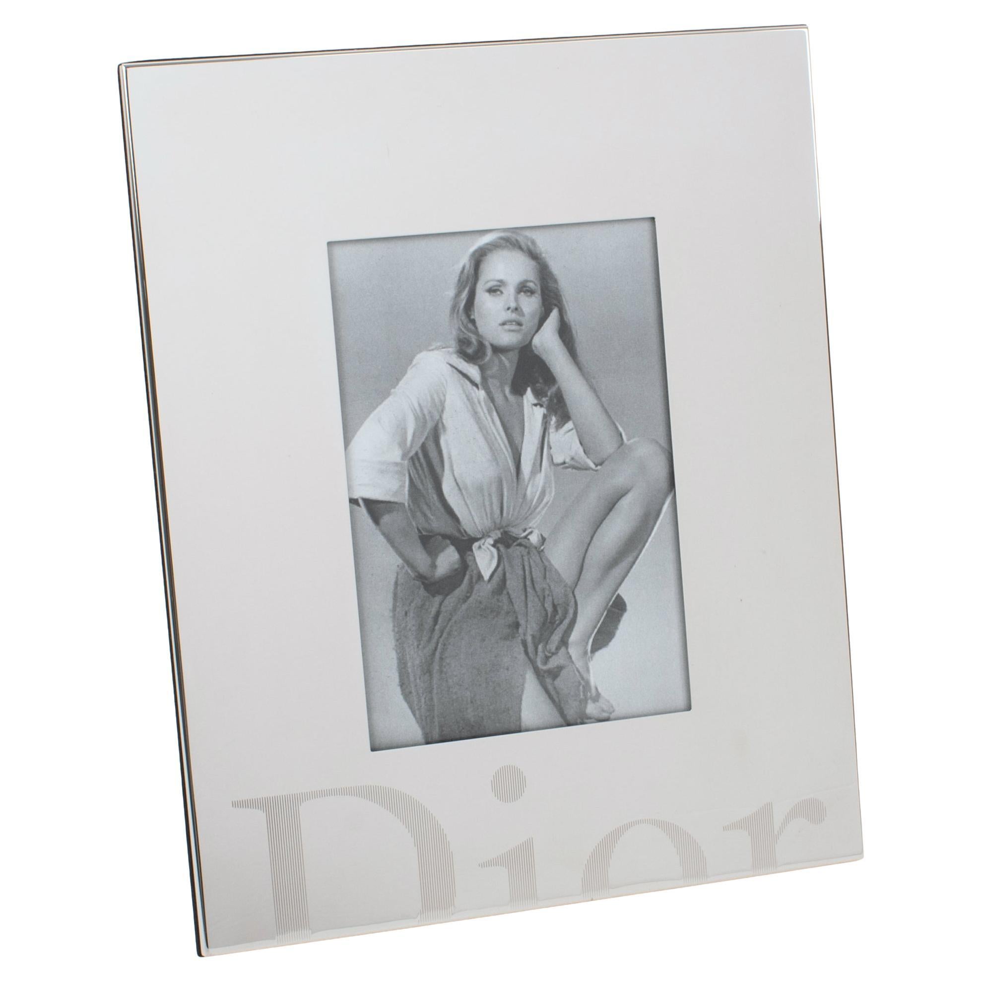 Christian Dior Home versilberter Bilderrahmen mit eingraviertem Dior-Logo, 1990er Jahre im Angebot
