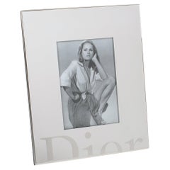 Marco de fotos de chapa de plata Christian Dior Home con el logotipo de Dior grabado, años 90
