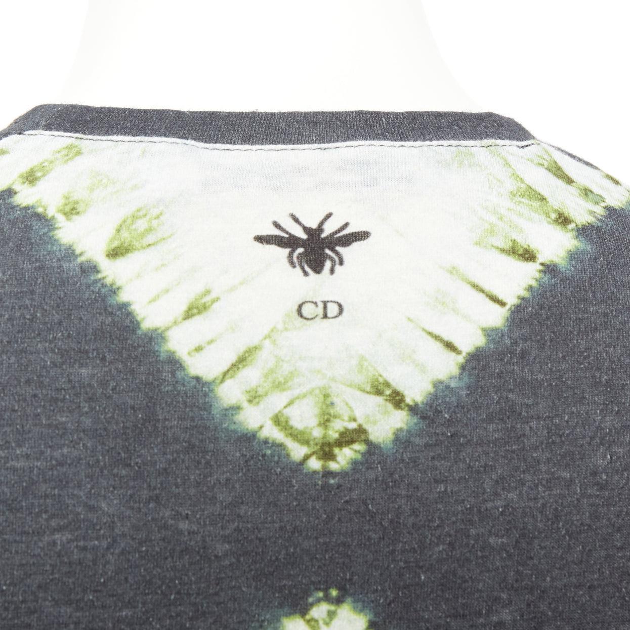 CHRISTIAN DIOR J'adior green grey tie dye cotton linen 8 tshirt XS
Reference: AAWC/A01119
Brand: Dior
Designer: Maria Grazia Chiuri
Collection: J'adior 8
Material: Cotton, Linen
Color: Green, Grey
Pattern: Tie Dye
Closure: Pullover
Extra Details: CD