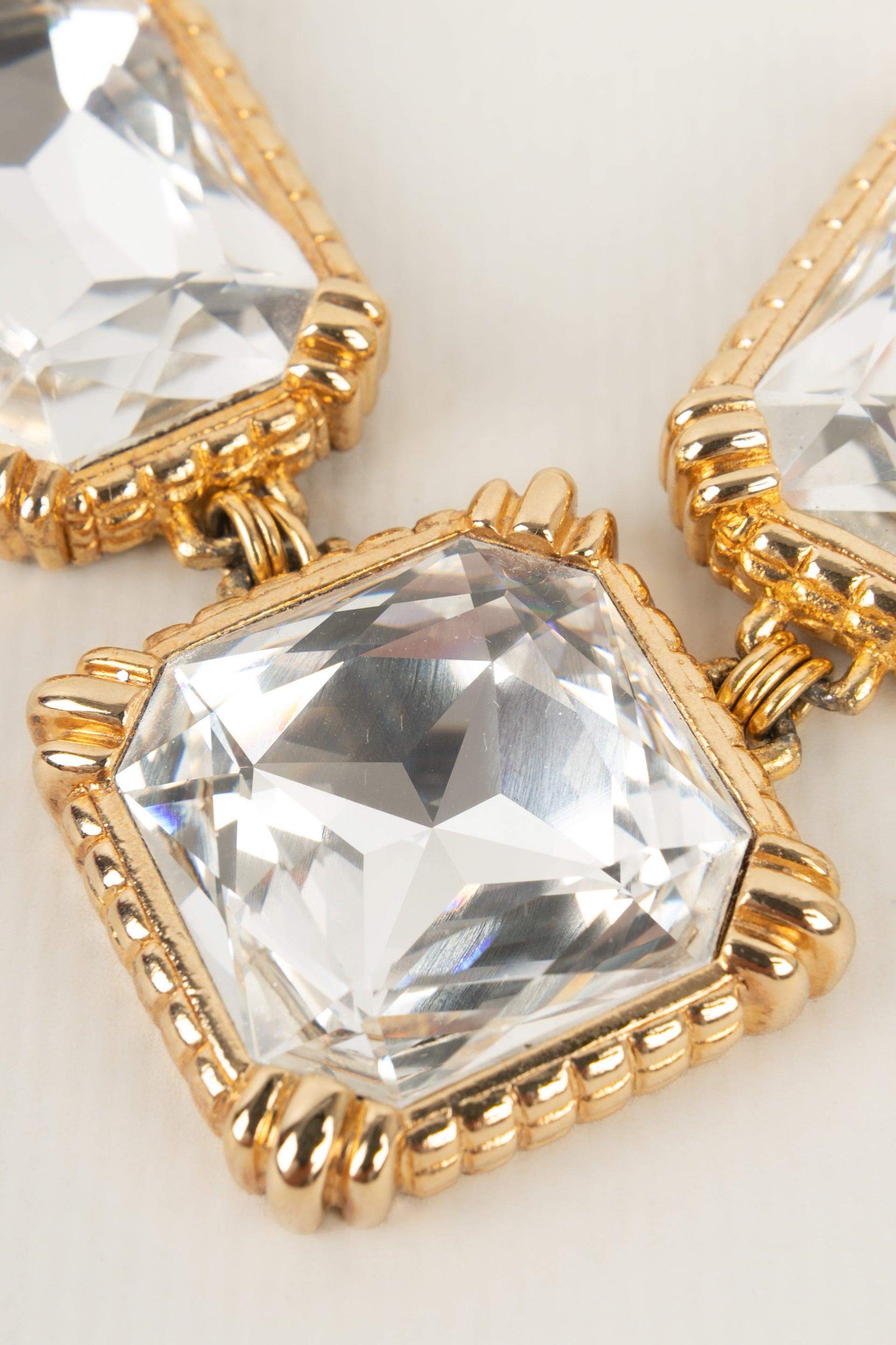 Christian Dior Jewelry Zusammengesetzt aus goldener Metallhalskette und Ohrclips im Angebot 1