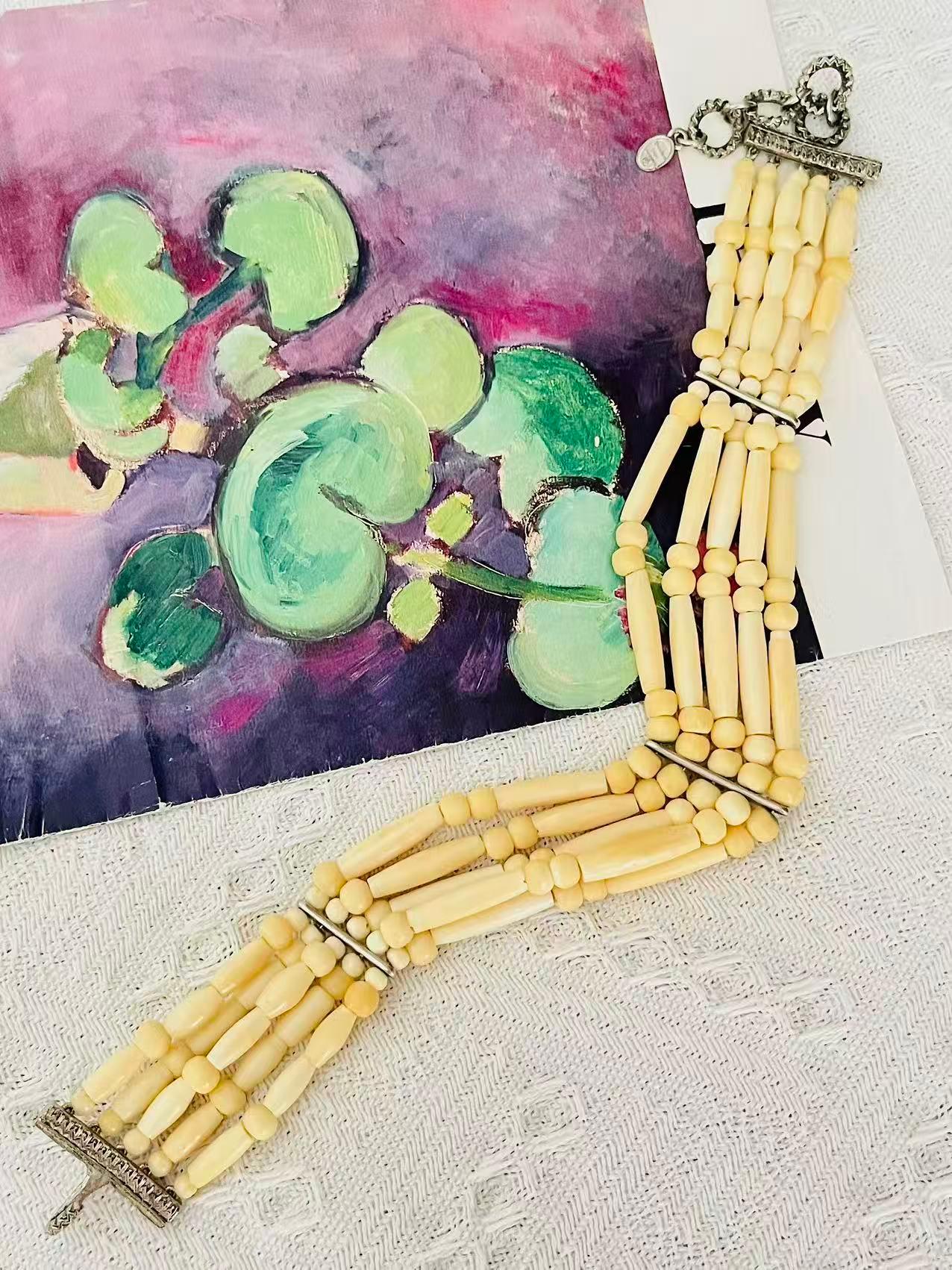 Art Déco CHRISTIAN DIOR John Galliano for Christian Dior 1998 Collana a girocollo a 5 fili con perline Maasai Avorio in vendita