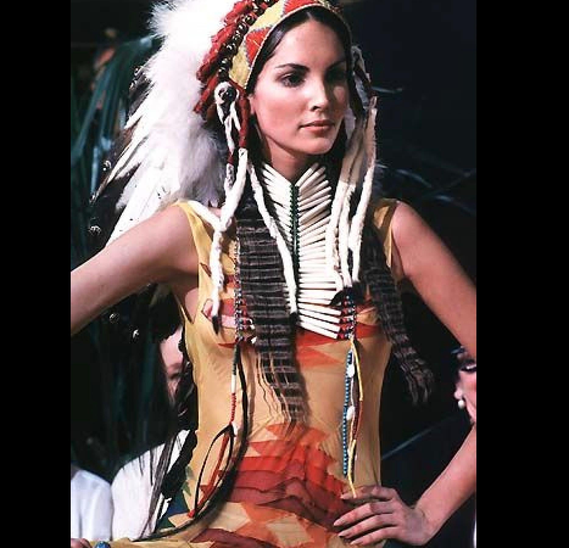 CHRISTIAN DIOR John Galliano for Christian Dior 1998 Collana a girocollo a 5 fili con perline Maasai Avorio in vendita 2